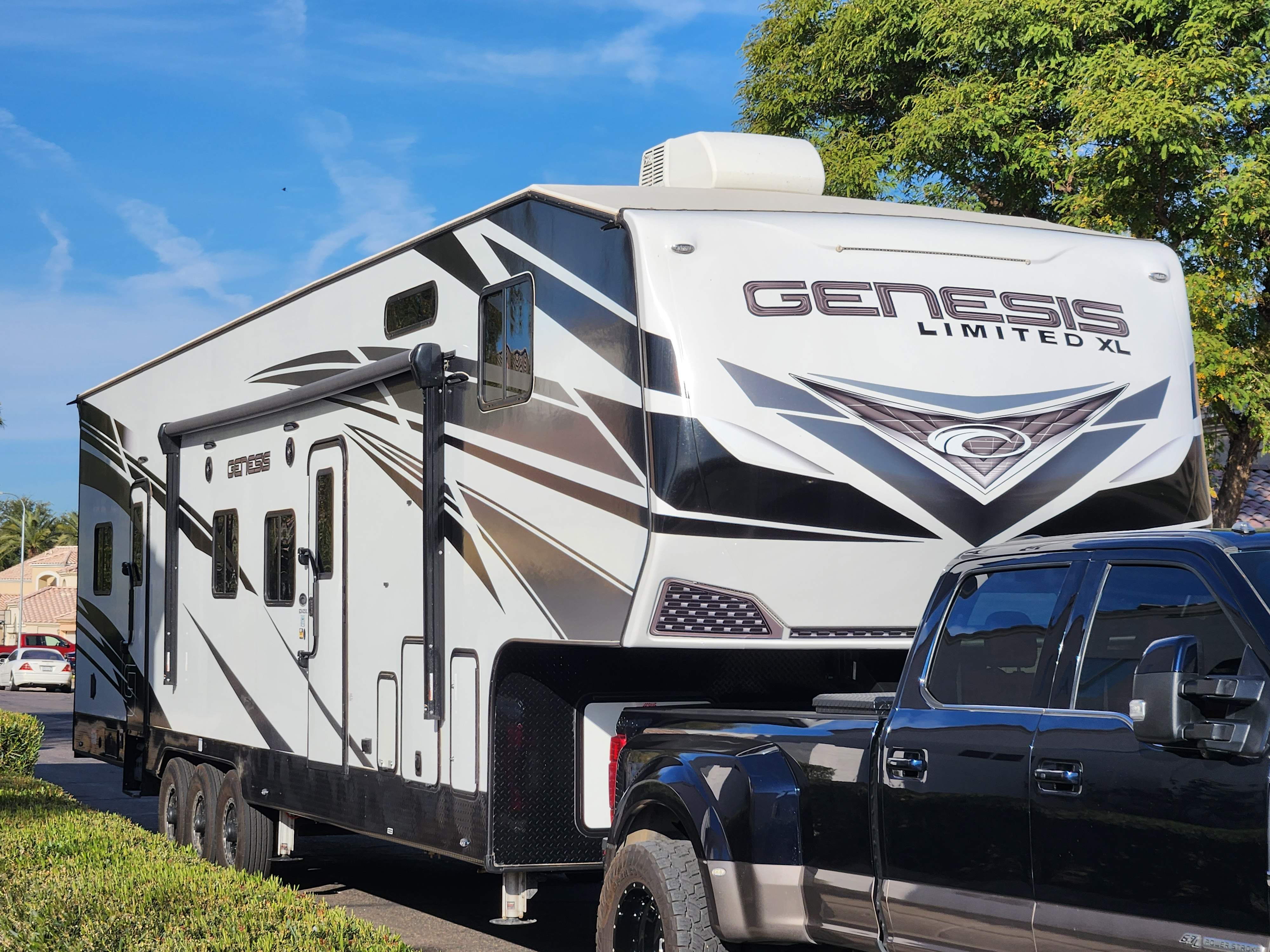 Toy hauler RV Rental 