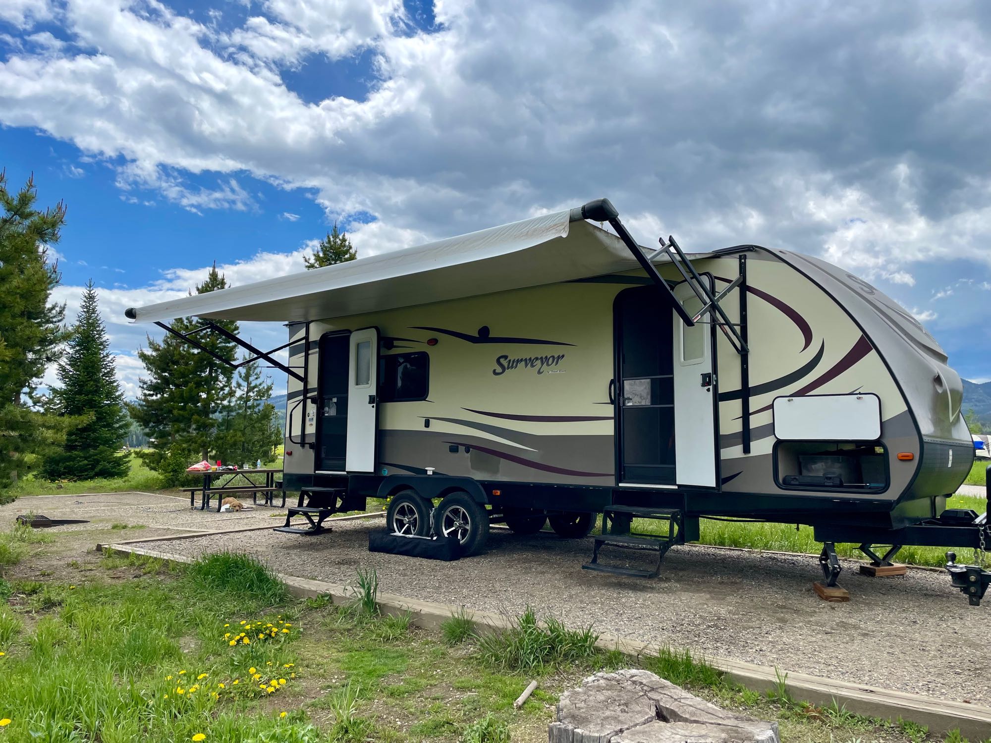 Spacious 2015 Forest River Surveyor