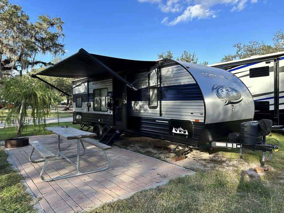 Lucy the Grey Wolf w/bunkbeds Family Camper