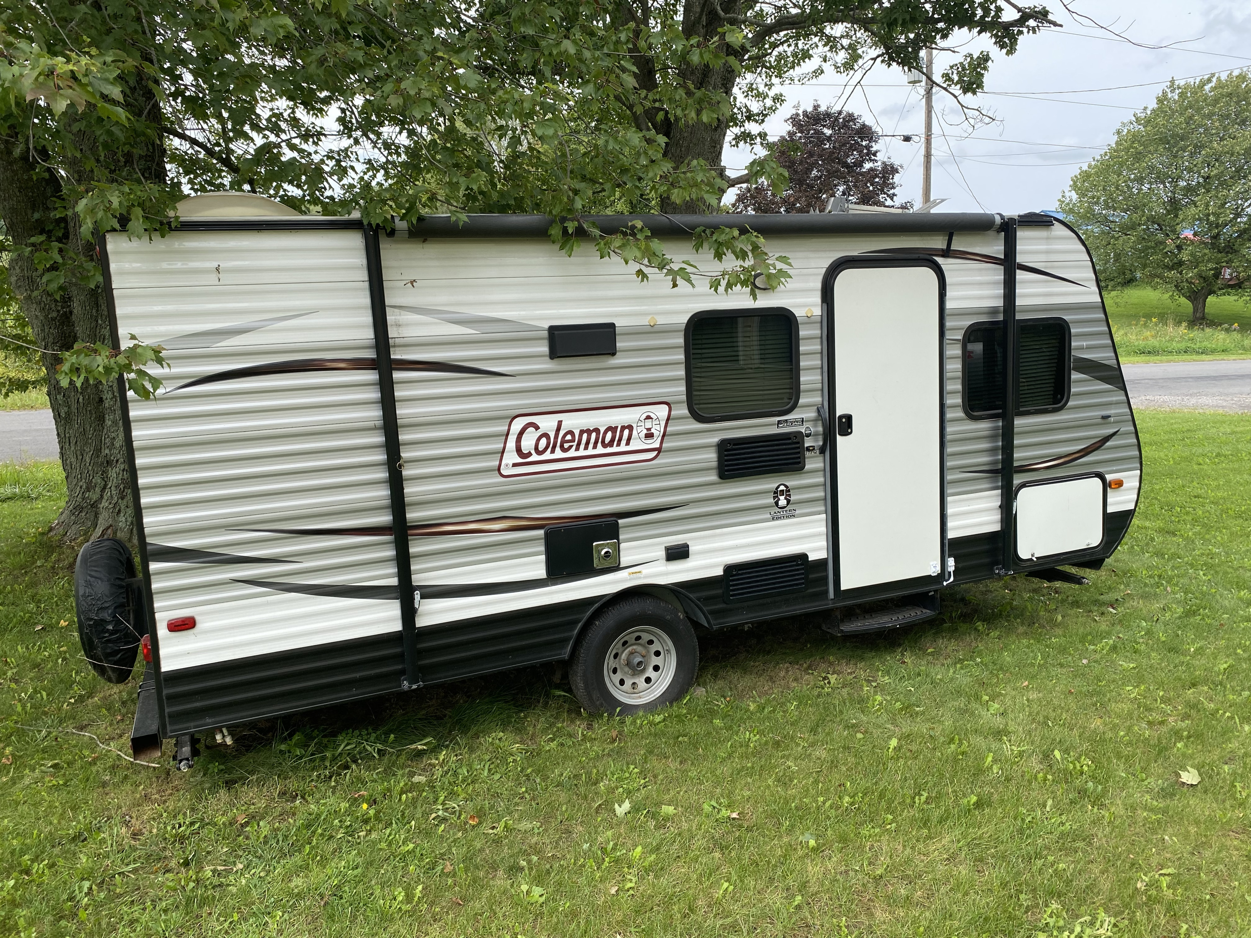 2016 Dutchmen Coleman Lantern