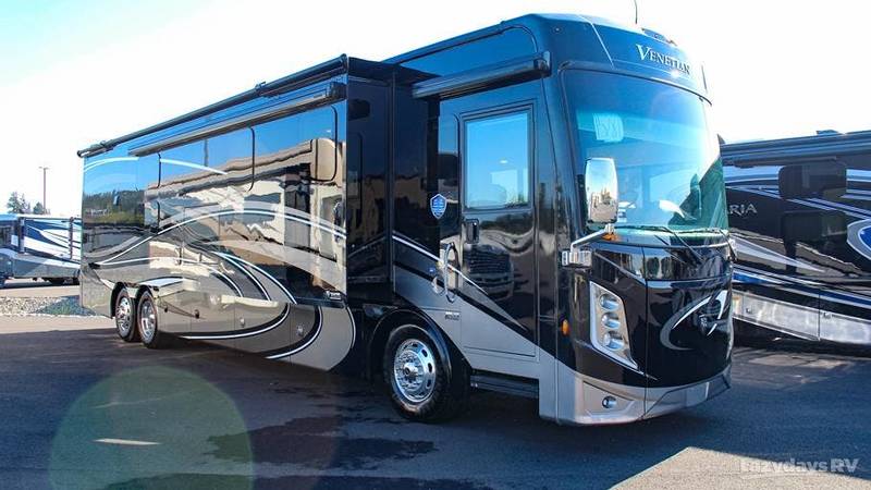 Thor Motor Coach Venetian B42 Bunkhouse