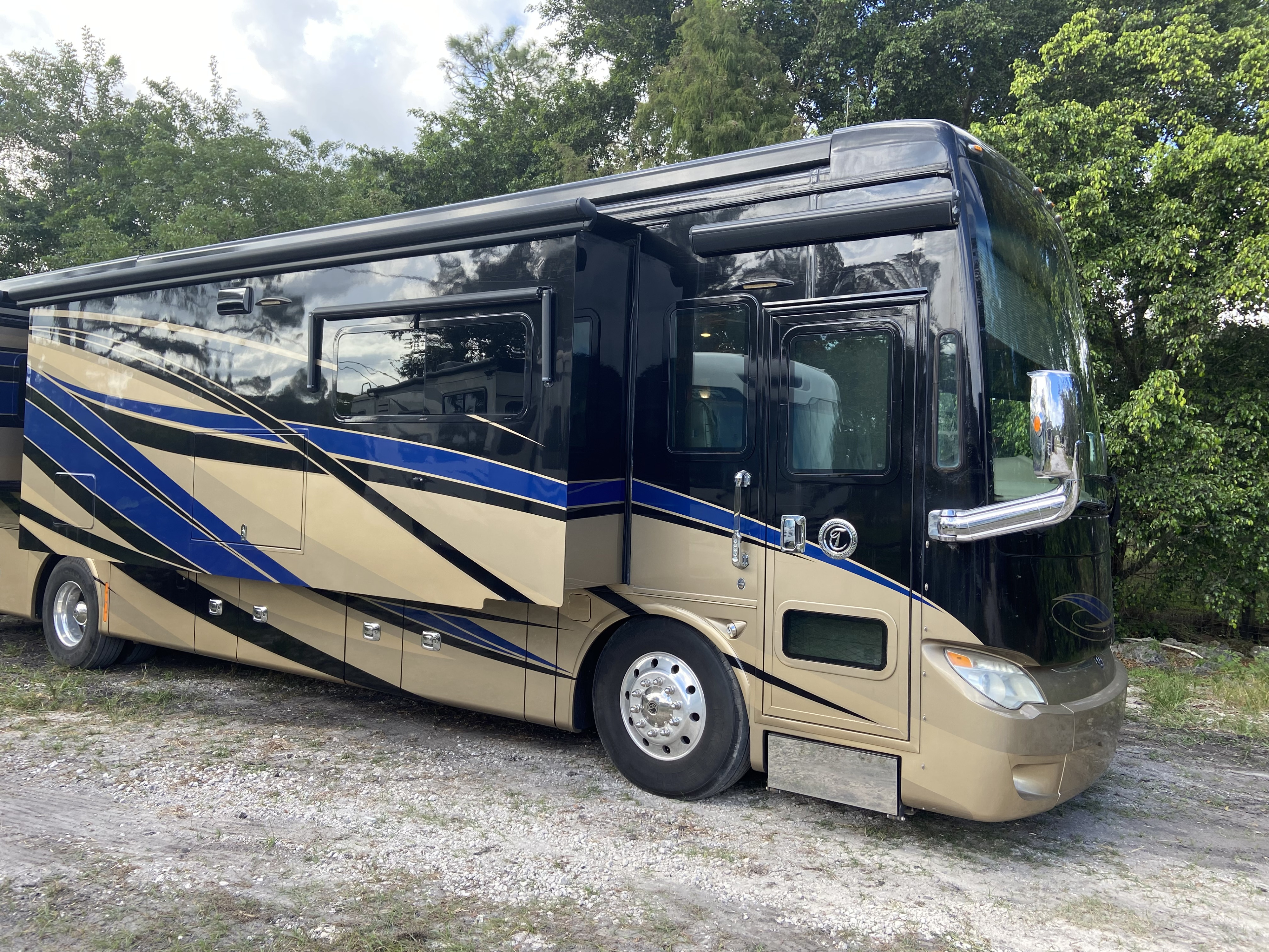 We Deliver | UNLIMITED Generator Use | 1000 FREE Miles-Week | Fully Stocked
