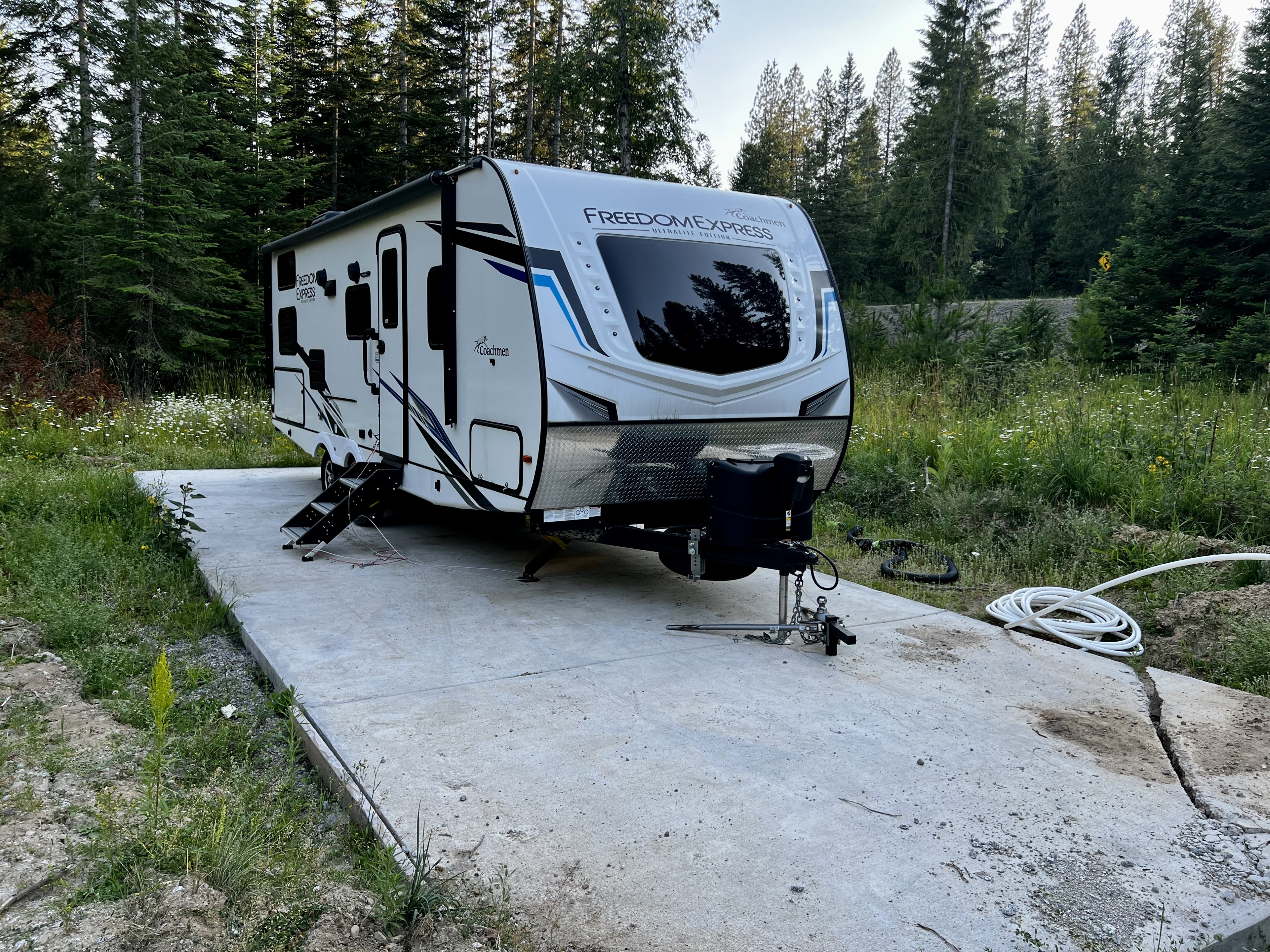 Outdoor Kitchen | Easy to tow | Bunk House