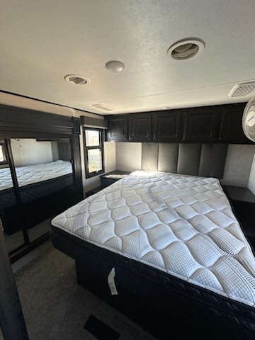 Fifth-wheel RV Rental 