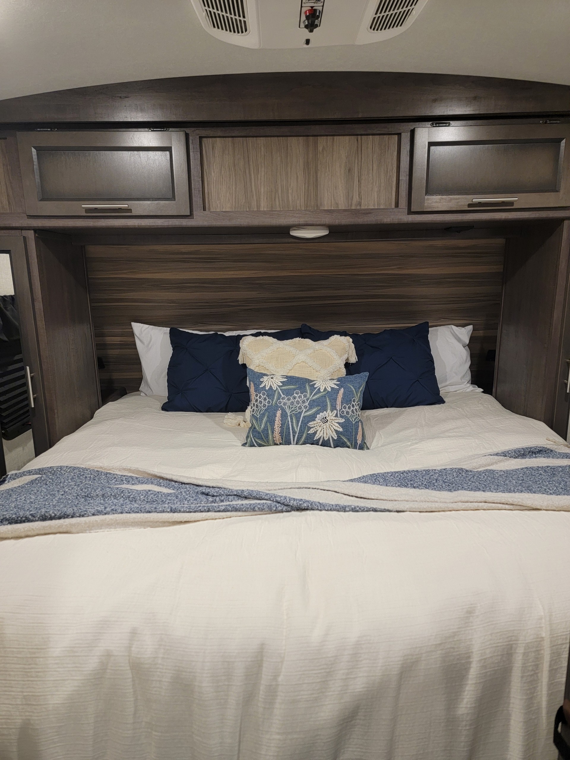 Travel trailer RV Rental 