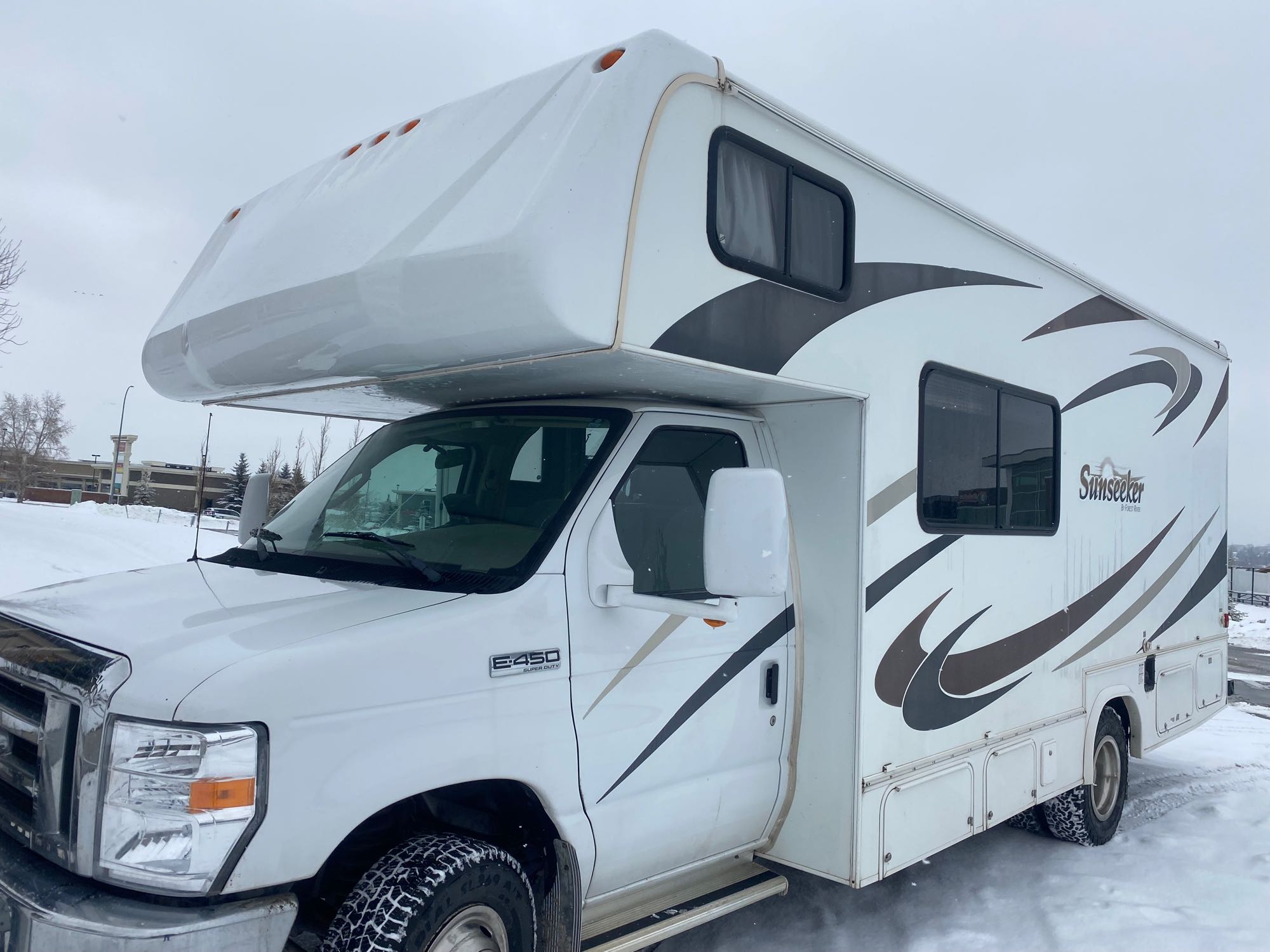 2009 Forest River Sunseeker View 4 - Calgary RV Rental Details