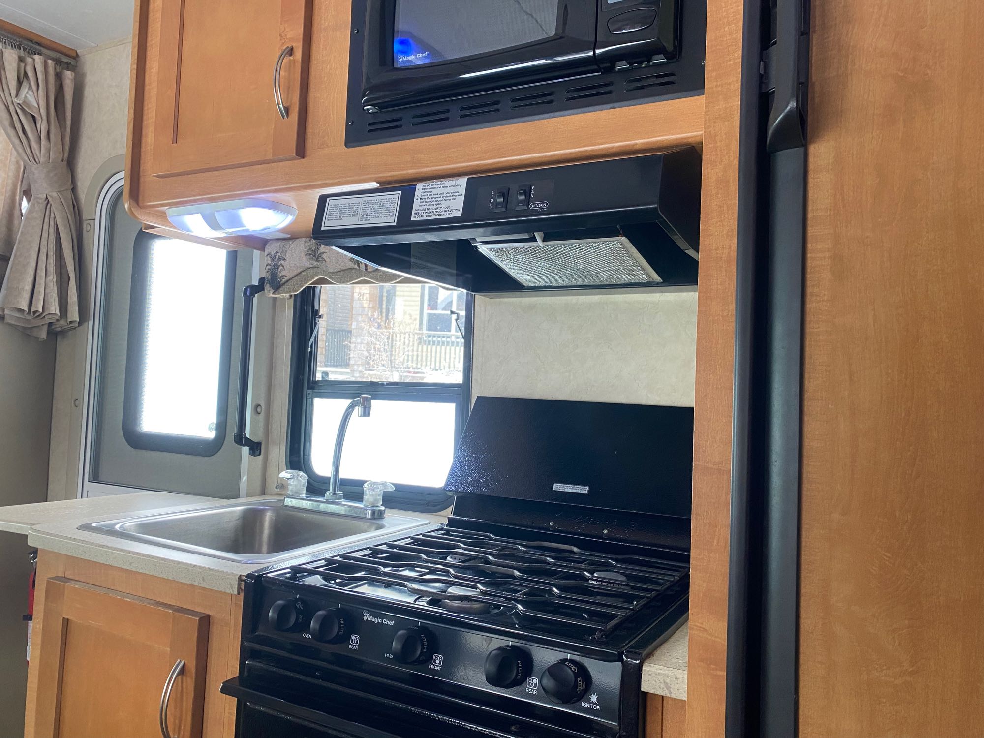 2009 Forest River Sunseeker View 8 - Calgary RV Rental Details