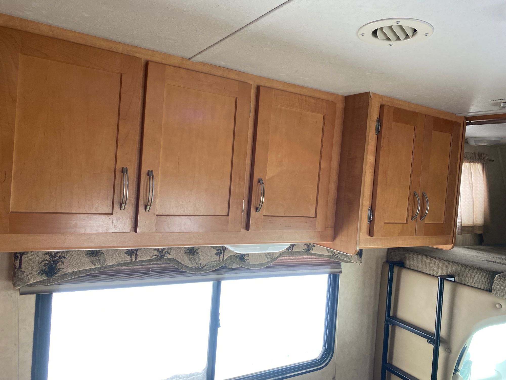 2009 Forest River Sunseeker View 11 - Calgary RV Rental Details