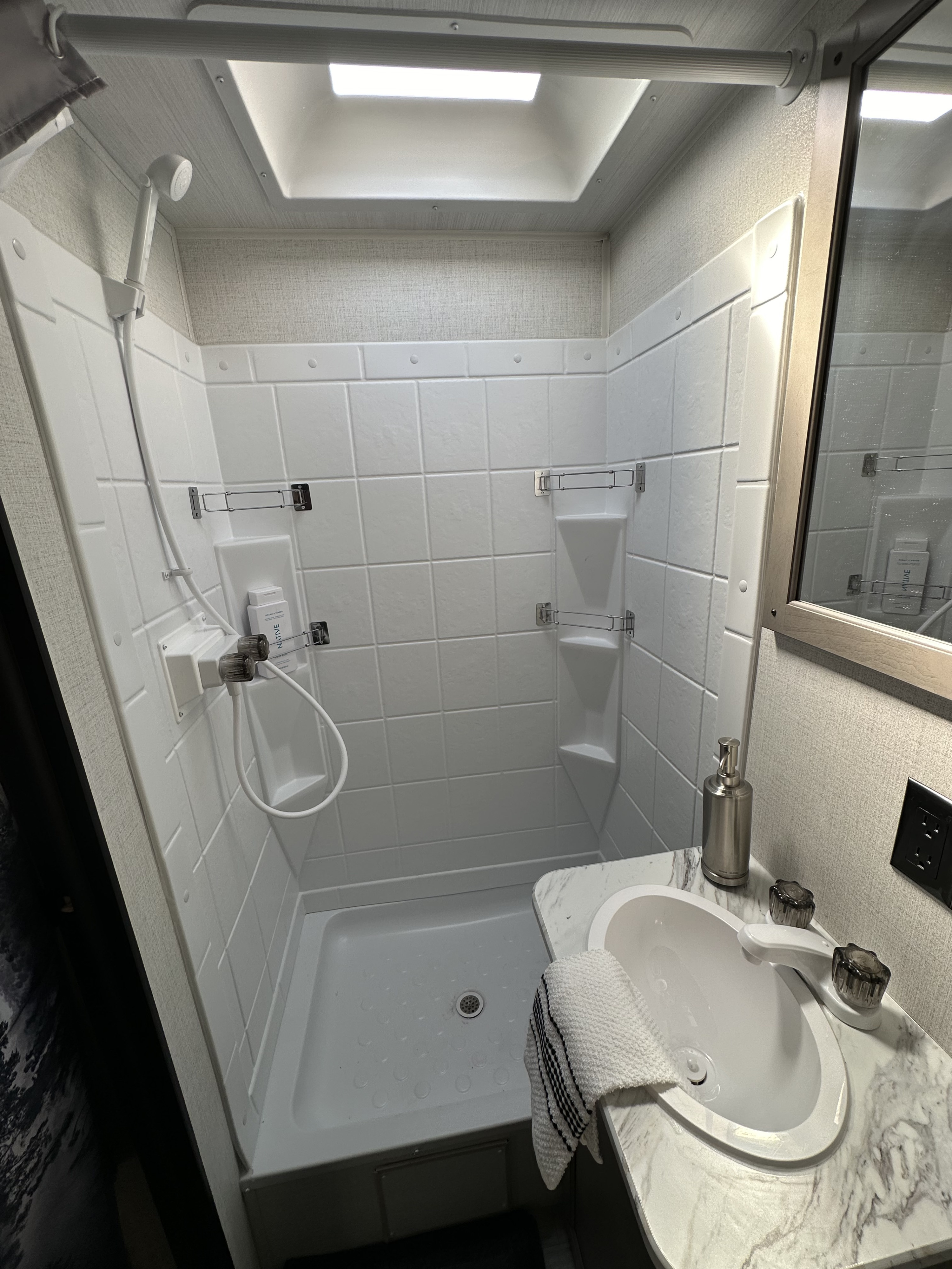 Travel trailer RV Rental 