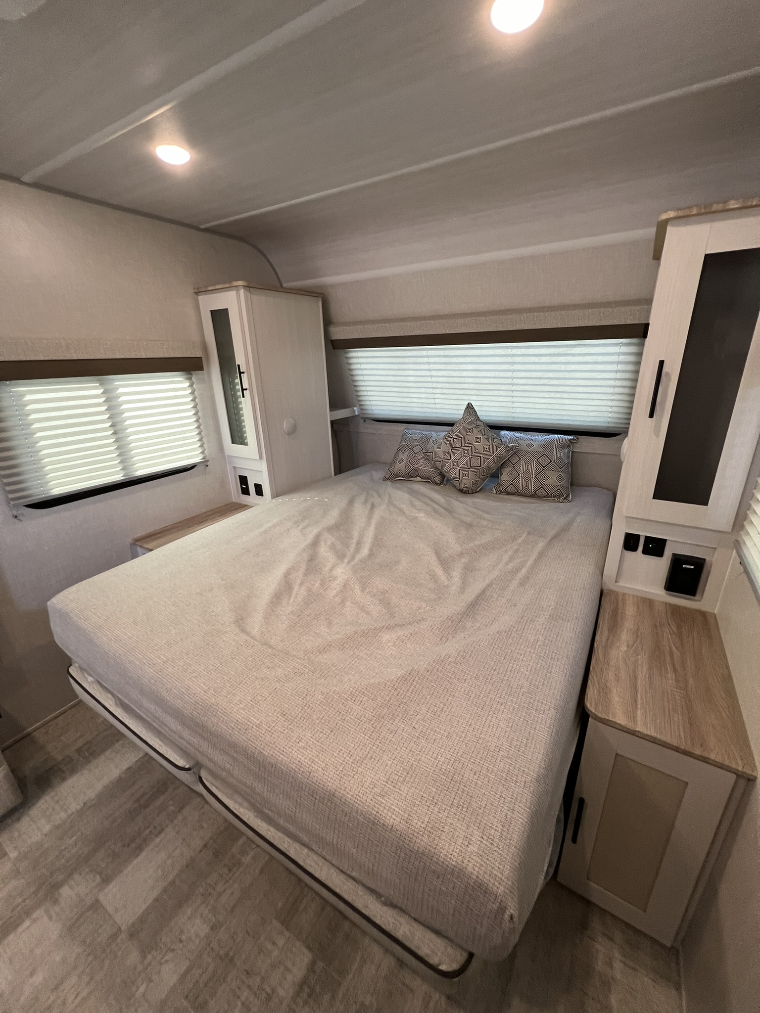 An actual Queen size Murphy bed, not RV Queen.  . Forest River No Boundaries 19.6 2023