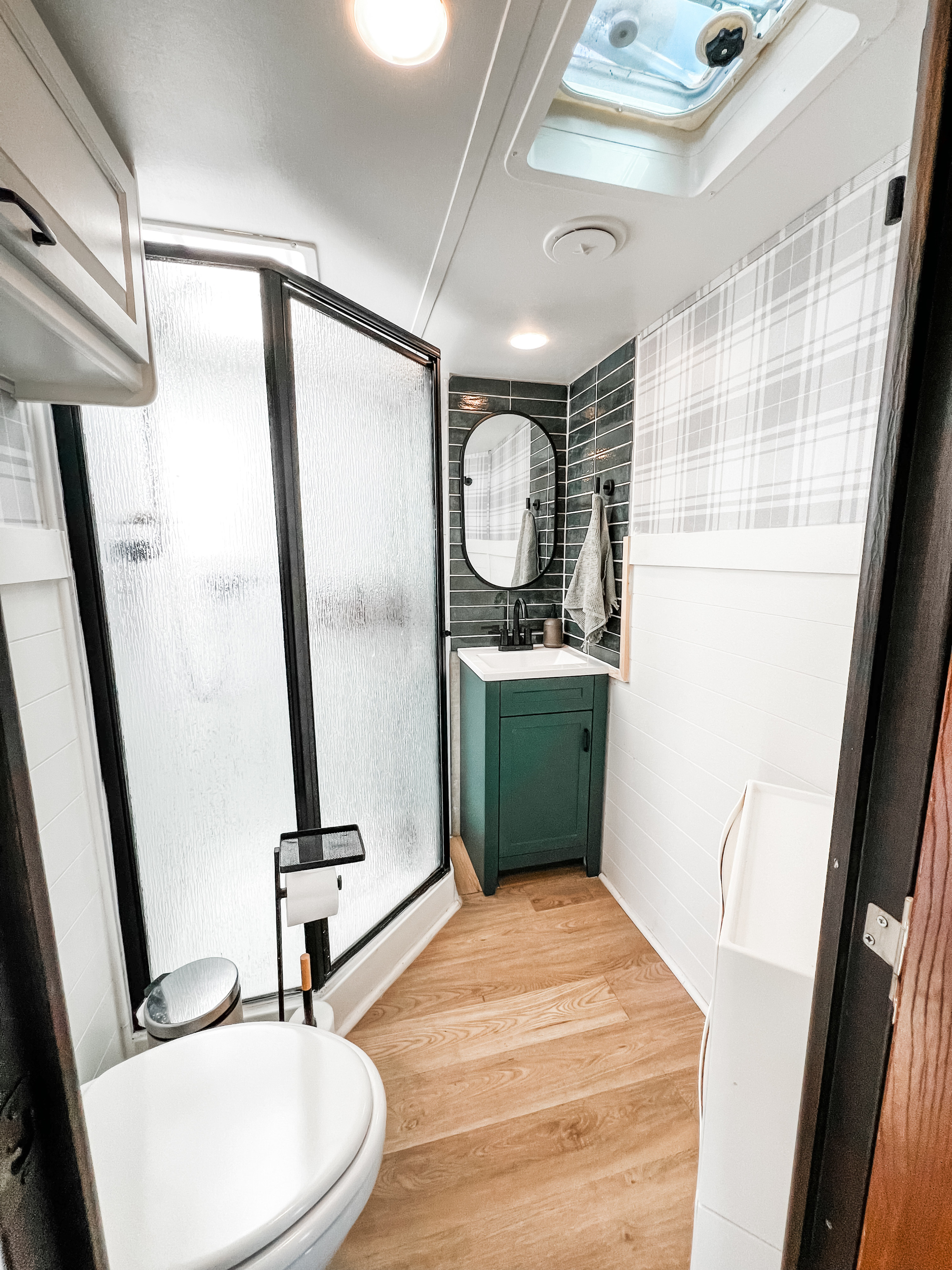 Fifth-wheel RV Rental 