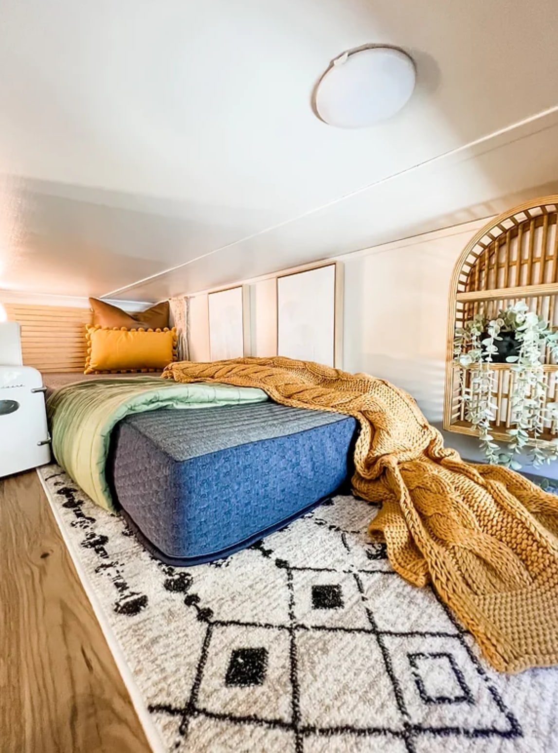 Fifth-wheel RV Rental 