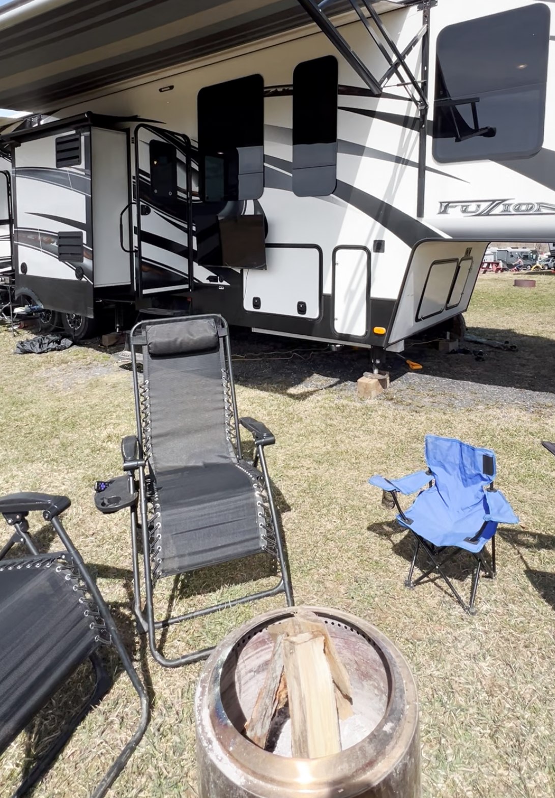Fifth-wheel RV Rental 