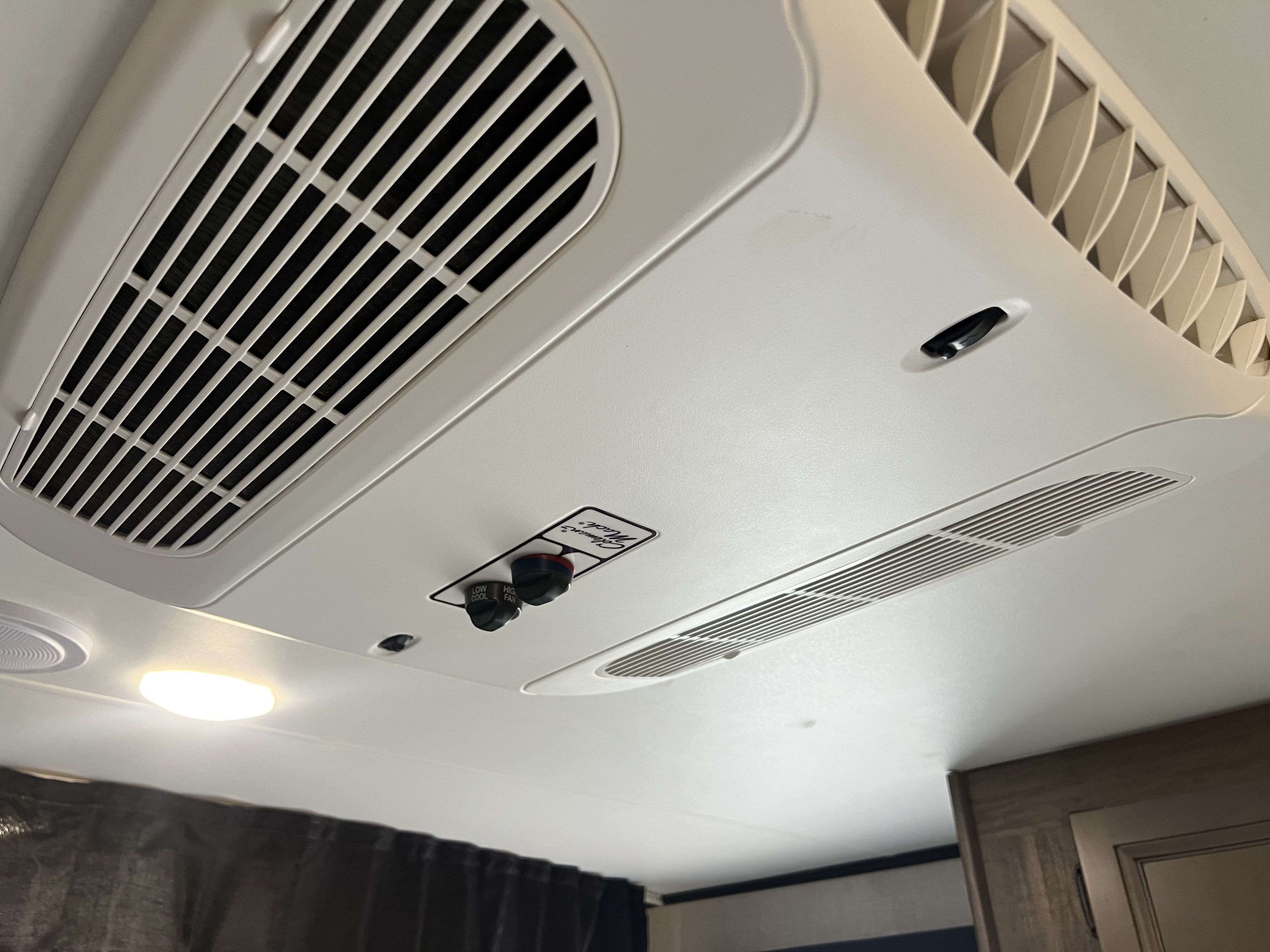 RV rental: Overhead AC unit. Starcraft Autumn Ridge 2022