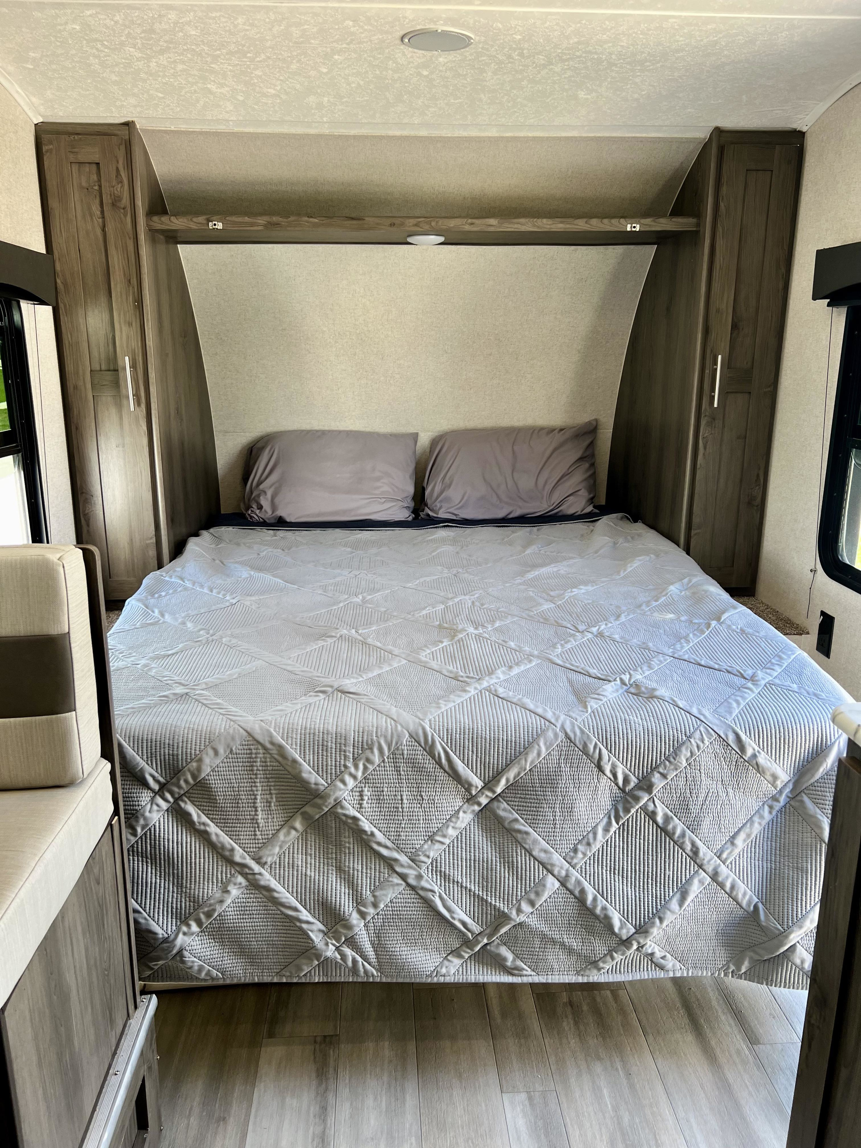 Murphy Bed Folded Down. Coachmen Clipper 17FQS 2021