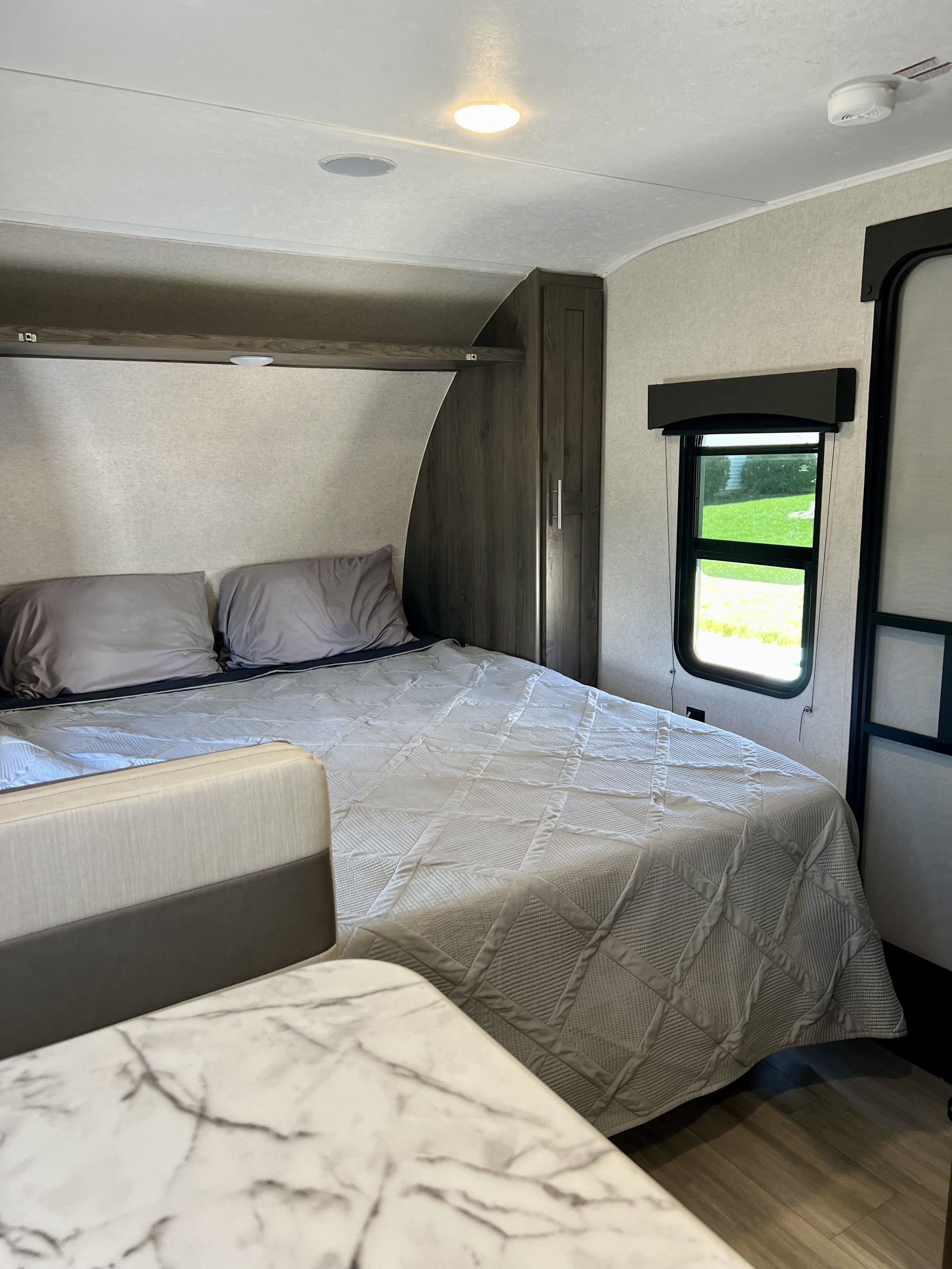 Murphy Bed Folded Down. Coachmen Clipper 17FQS 2021