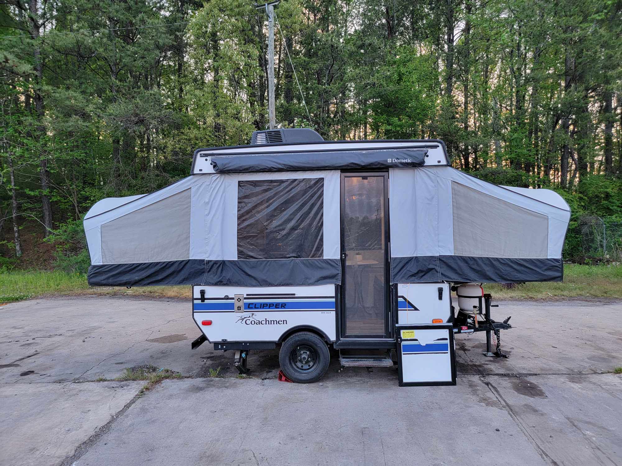 2020 Coachman Clipper LS 806x