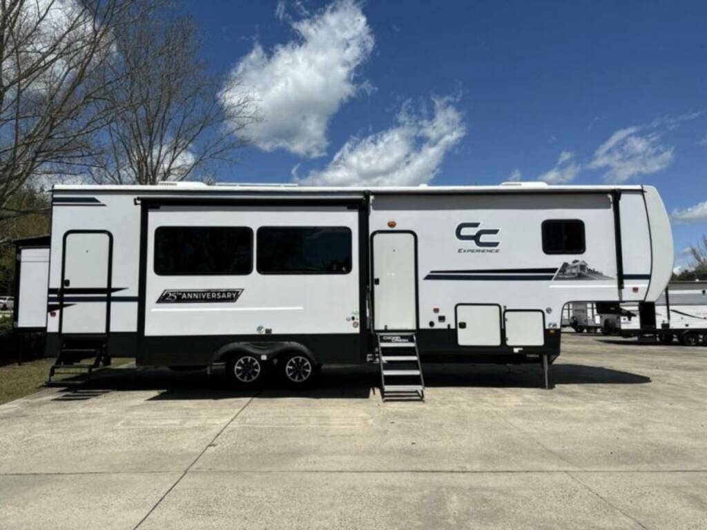 Fifth-wheel RV Rental 