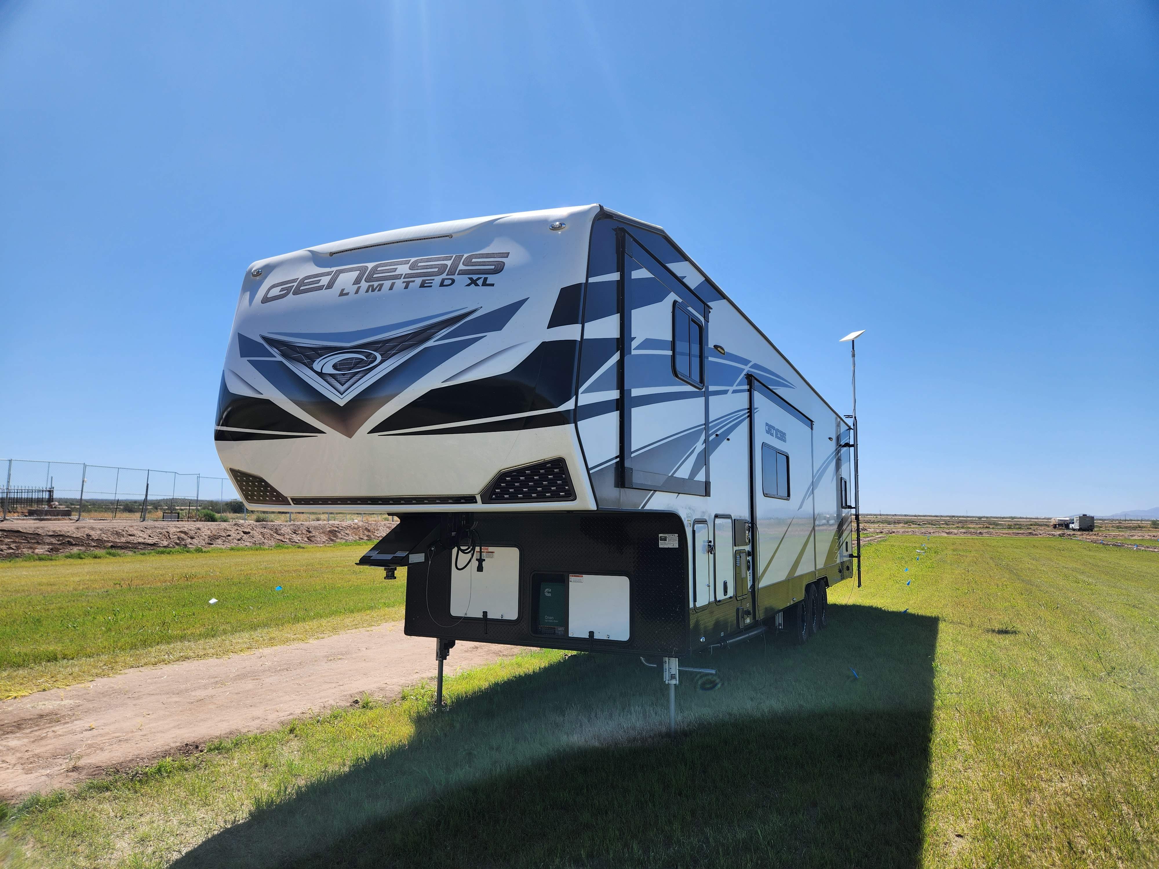 Toy hauler RV Rental 