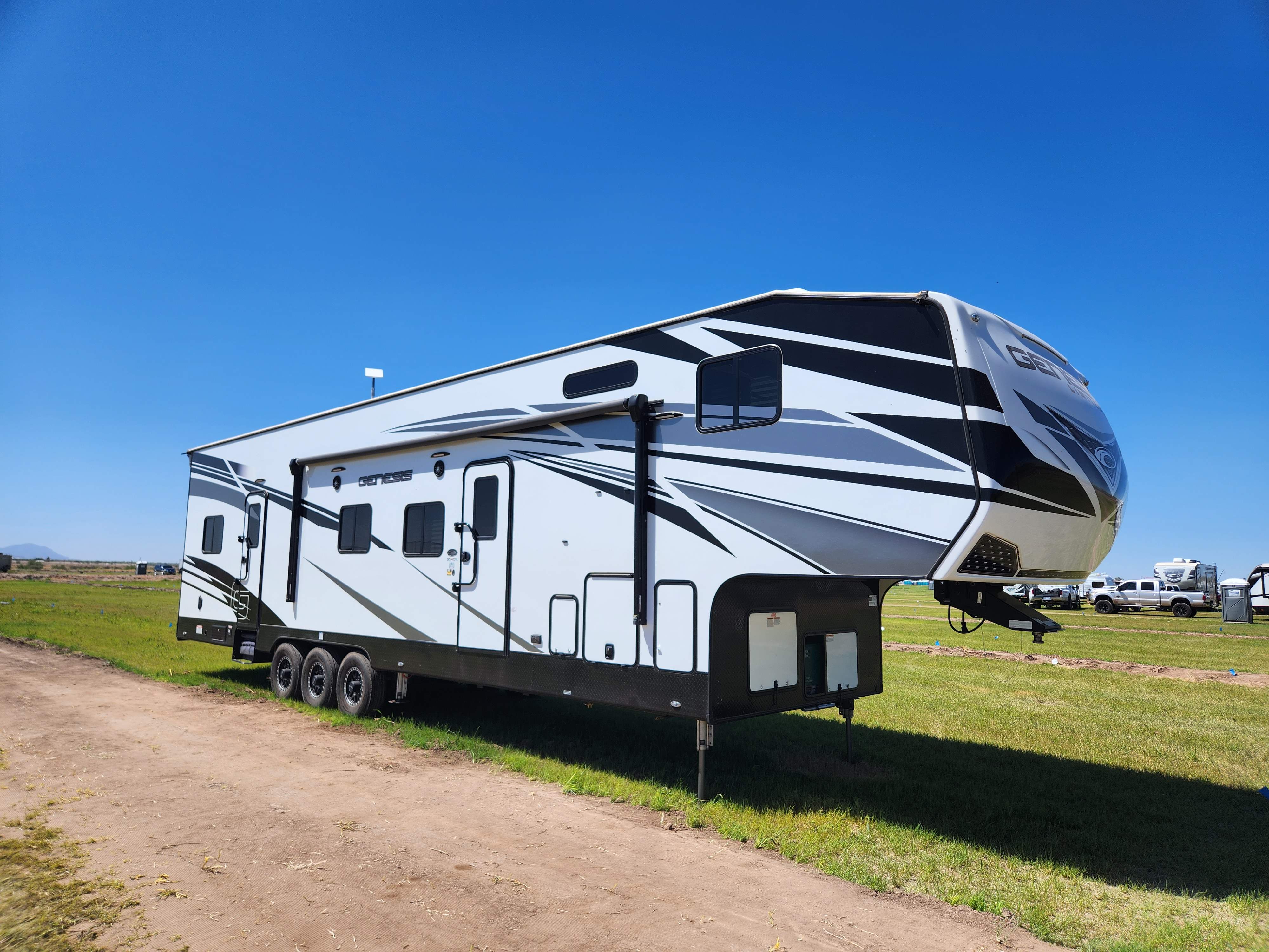 Toy hauler RV Rental 