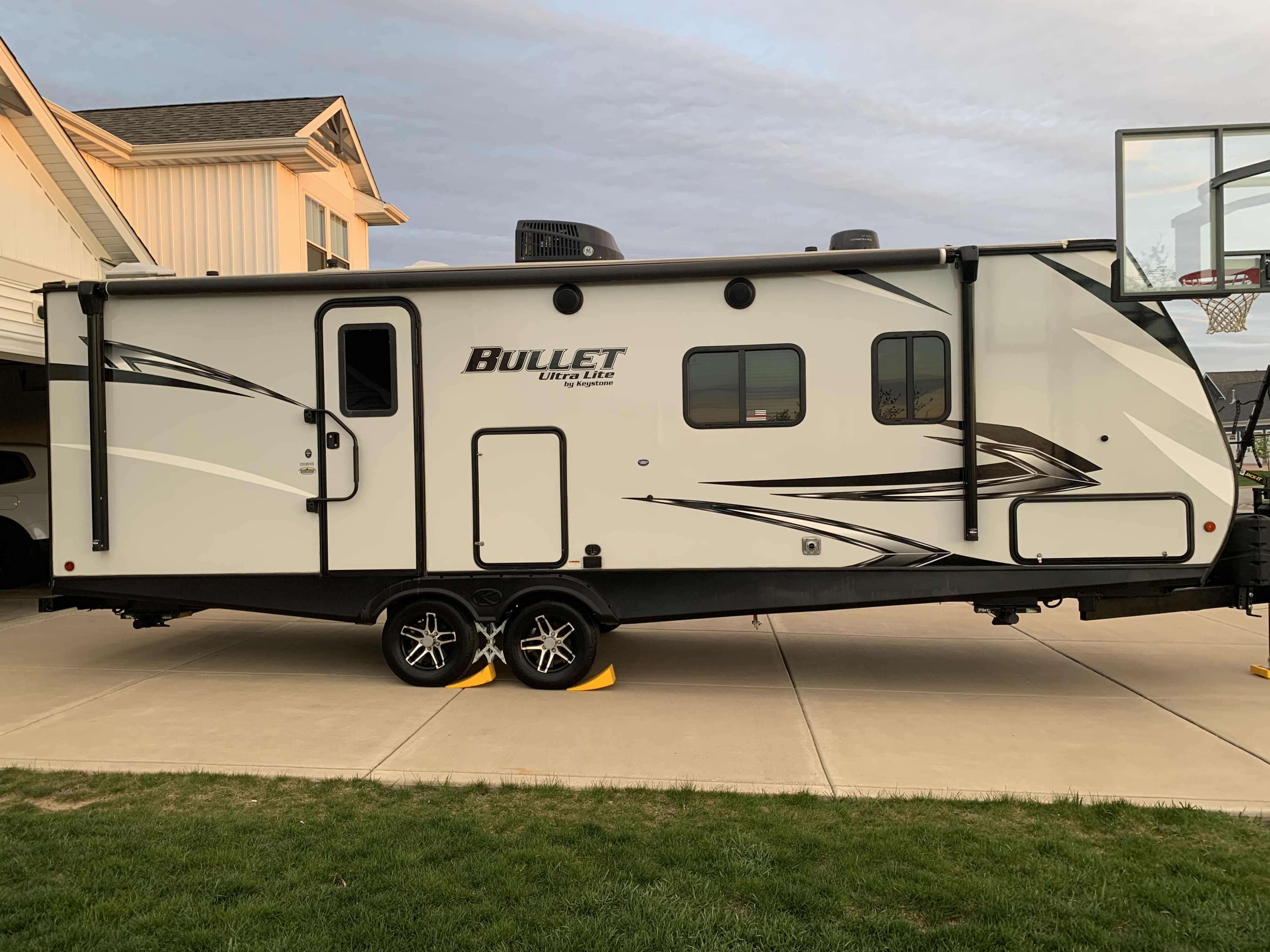 2021 keystone bullet 250bhs
