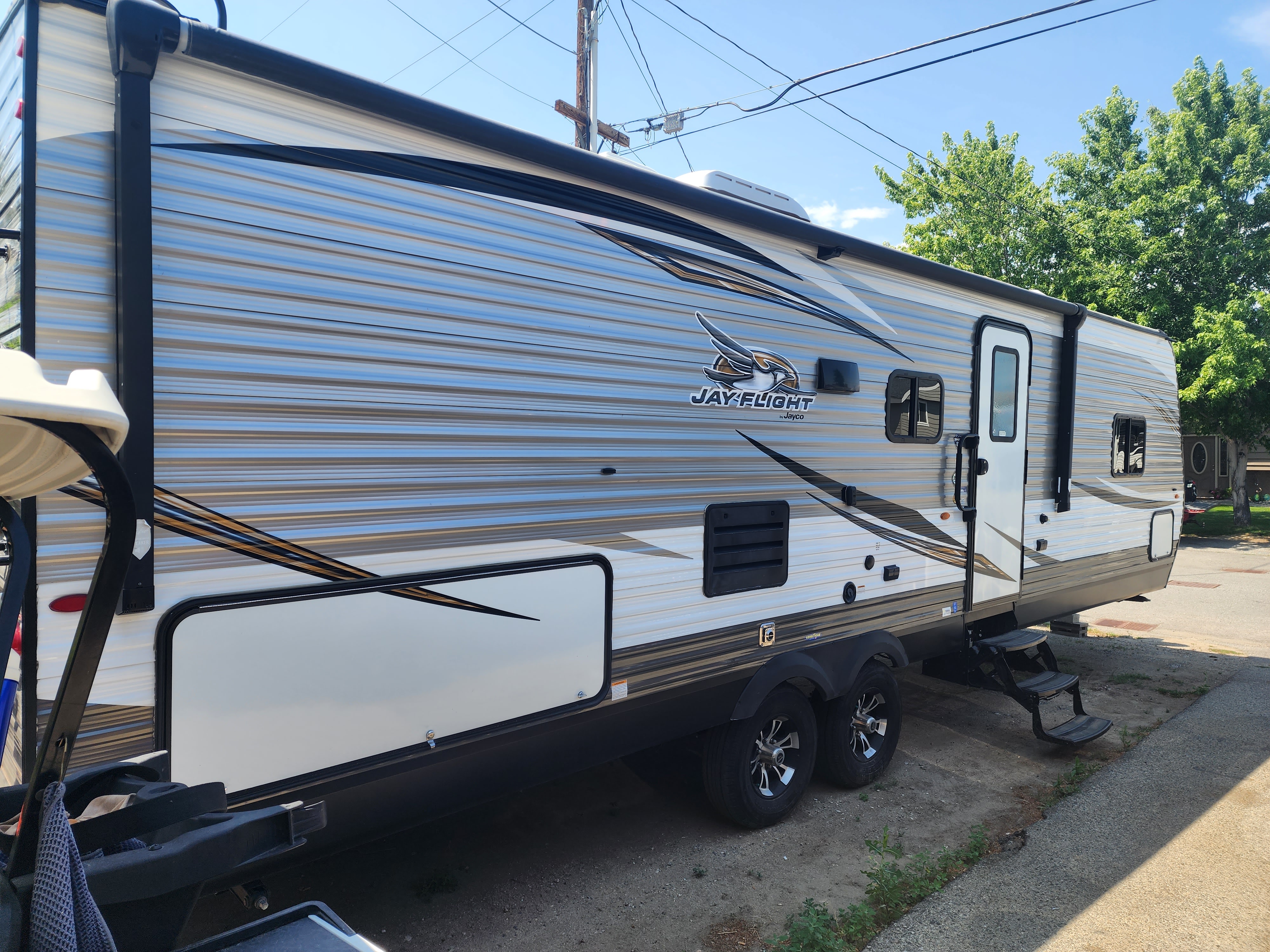 "The Glamp-Master"