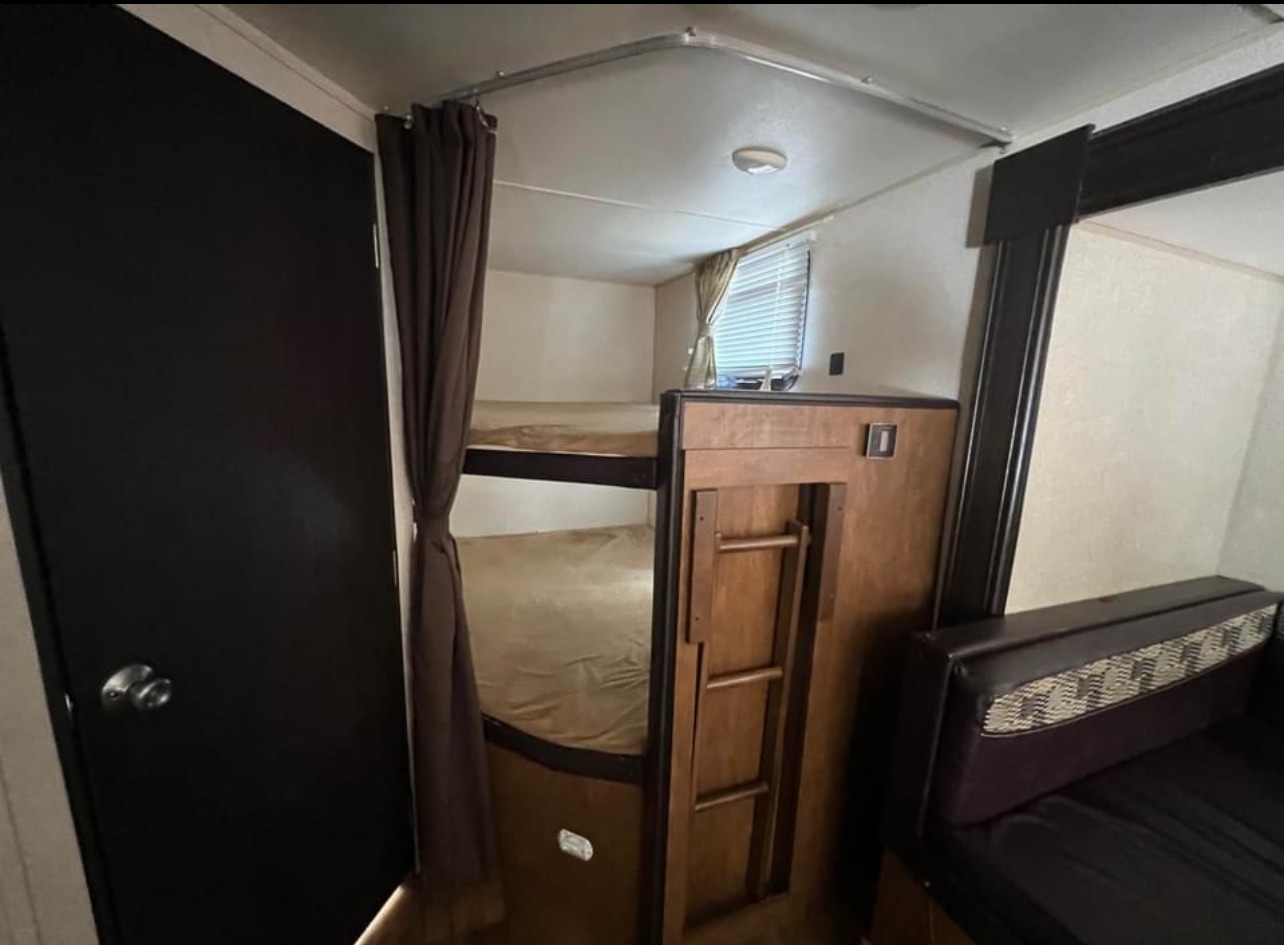 Toy hauler RV Rental 