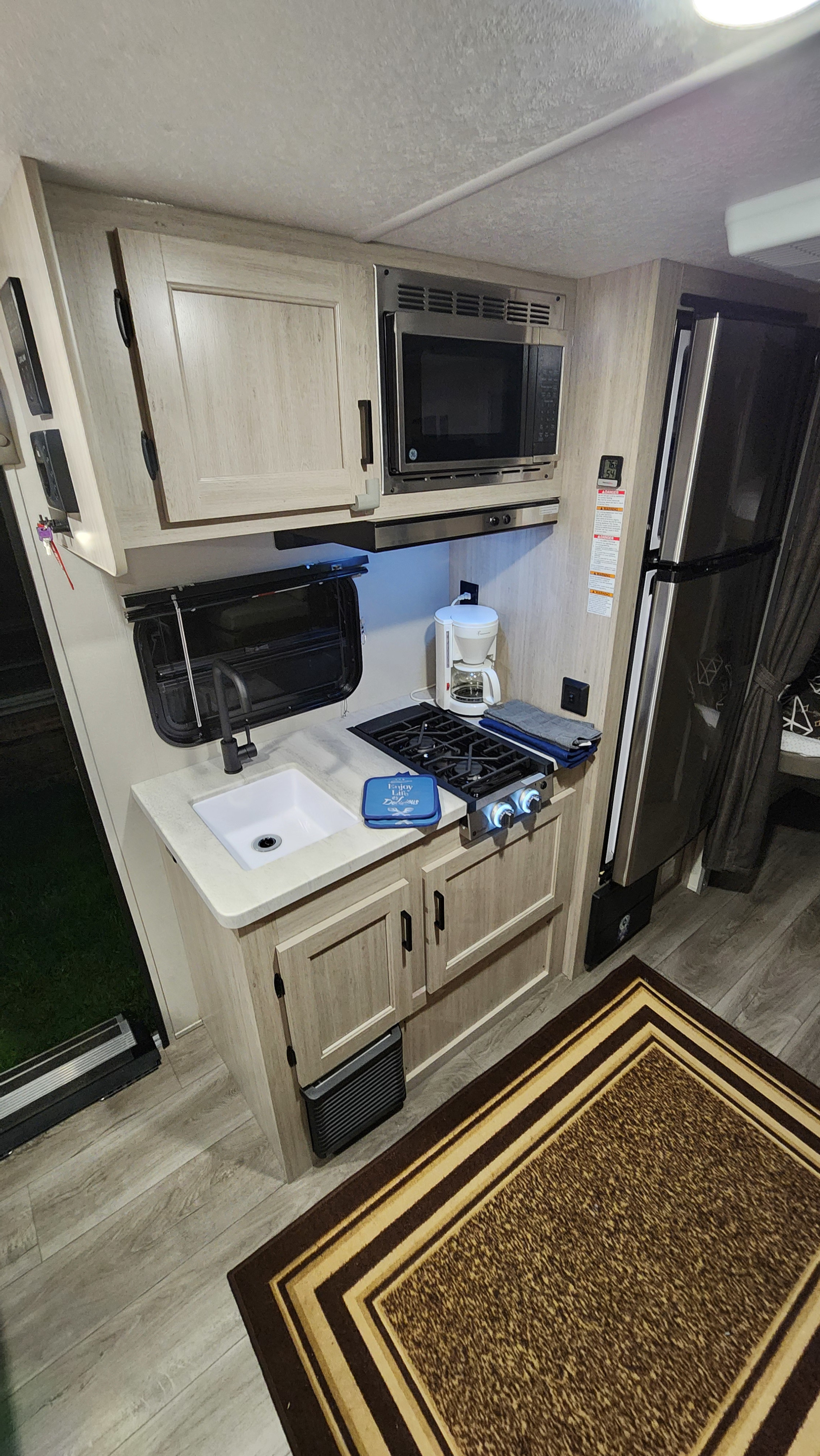 Travel trailer RV Rental 