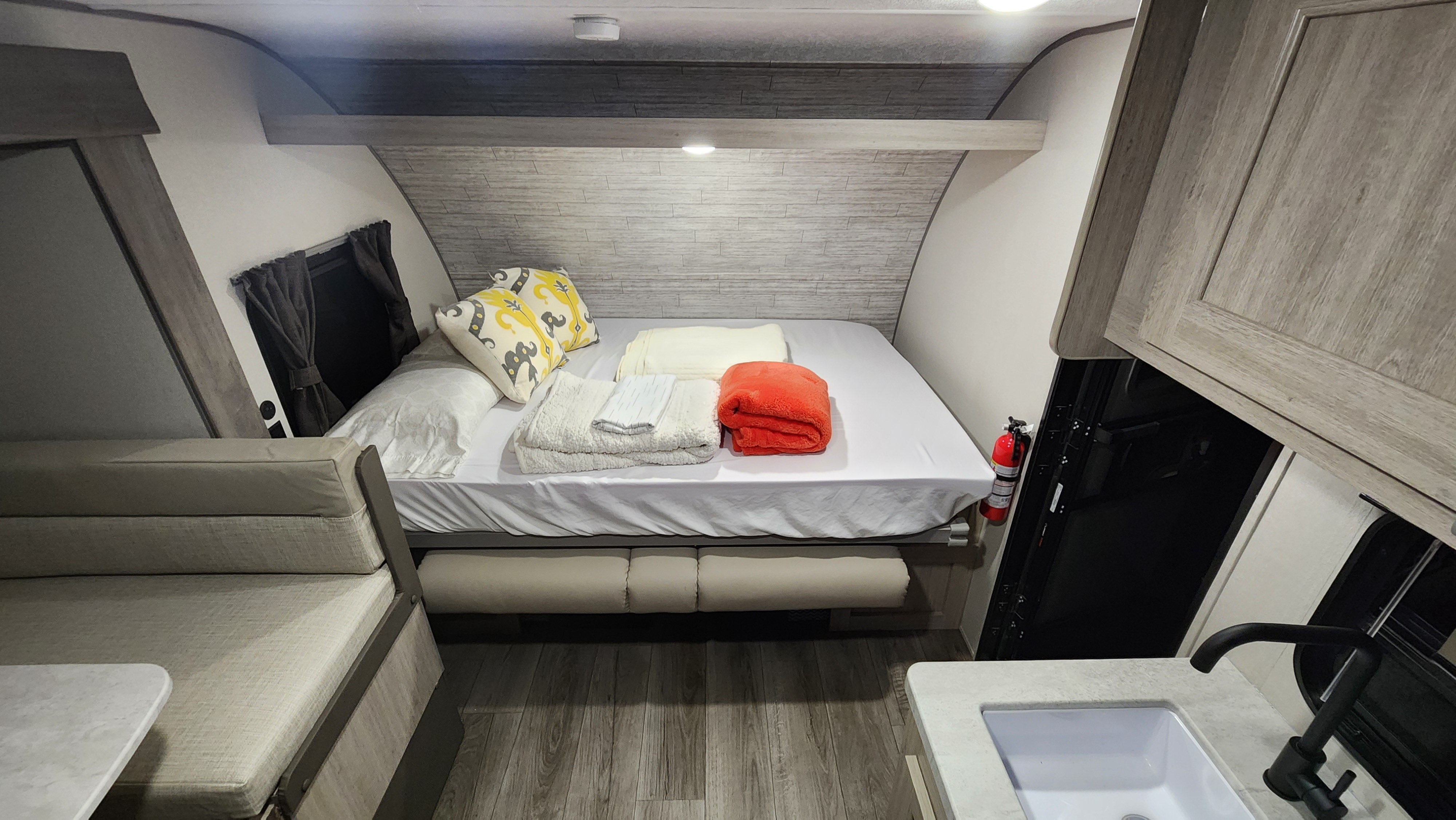 Travel trailer RV Rental 