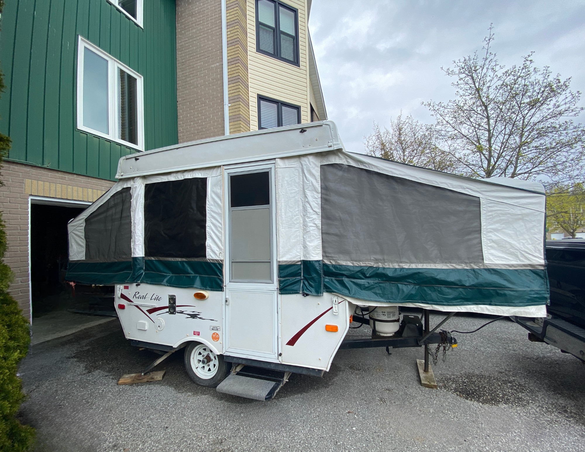 Easy Set Up Tent Trailer For Camping!