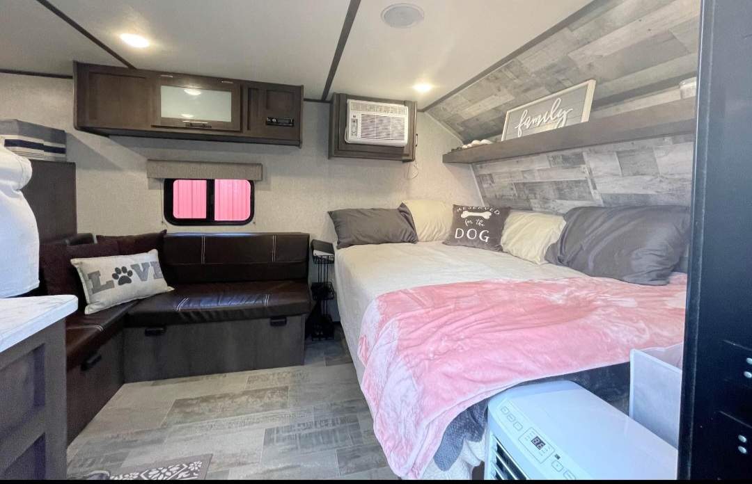 Travel trailer RV Rental 