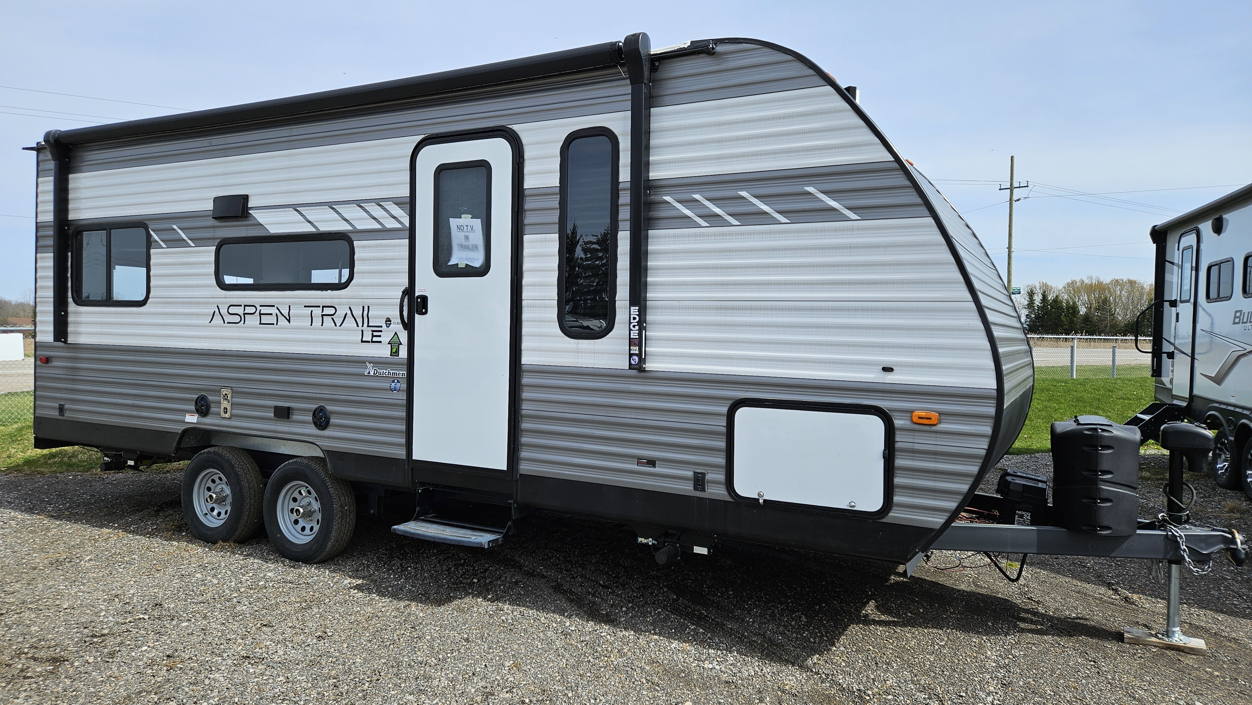 2022 Aspen Trail 21RD 25ft travel trailer
