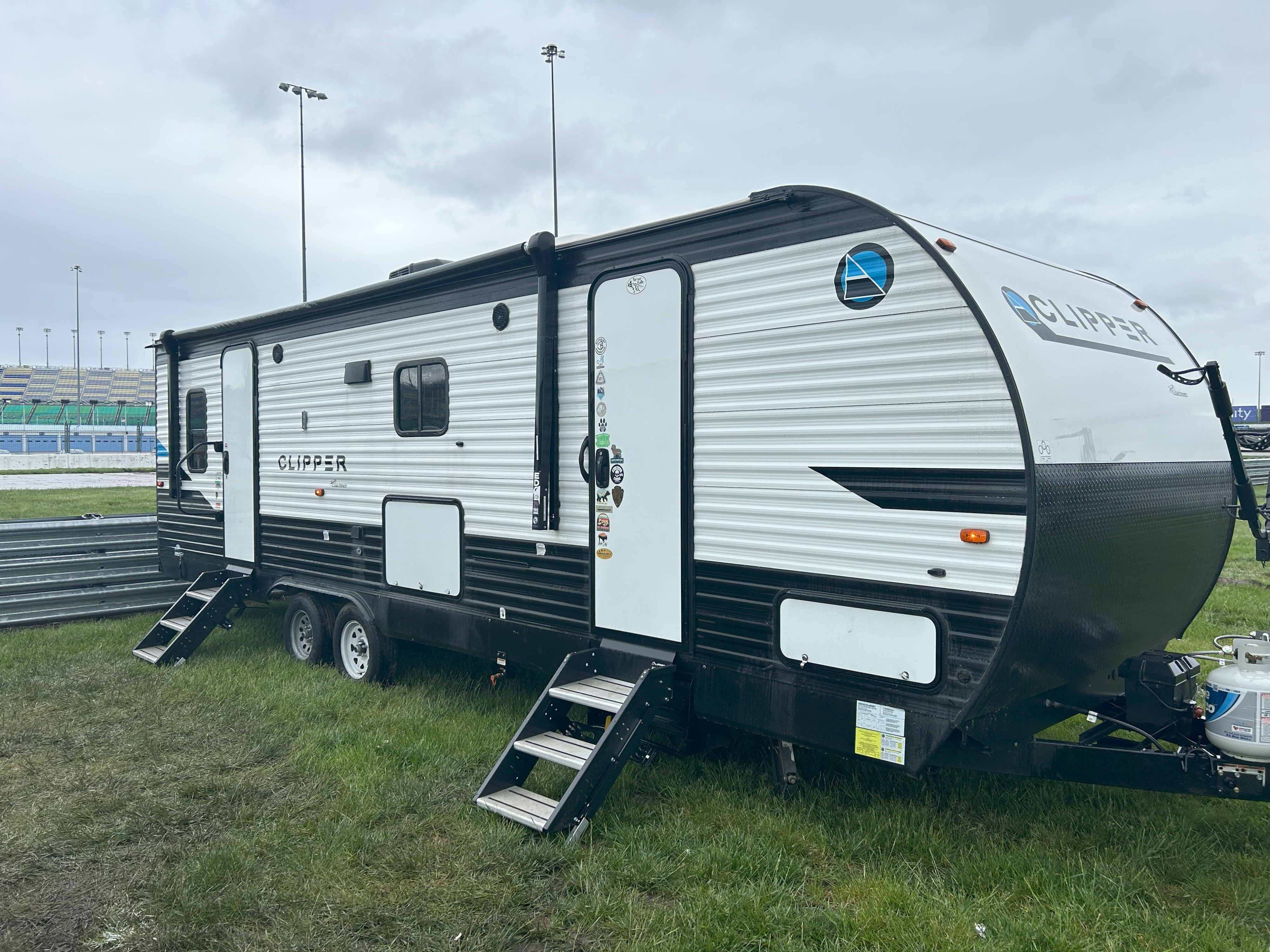 *CRAIG* 2021 32ft Coachmen Clipper 26 Bunk House Travel Trailer