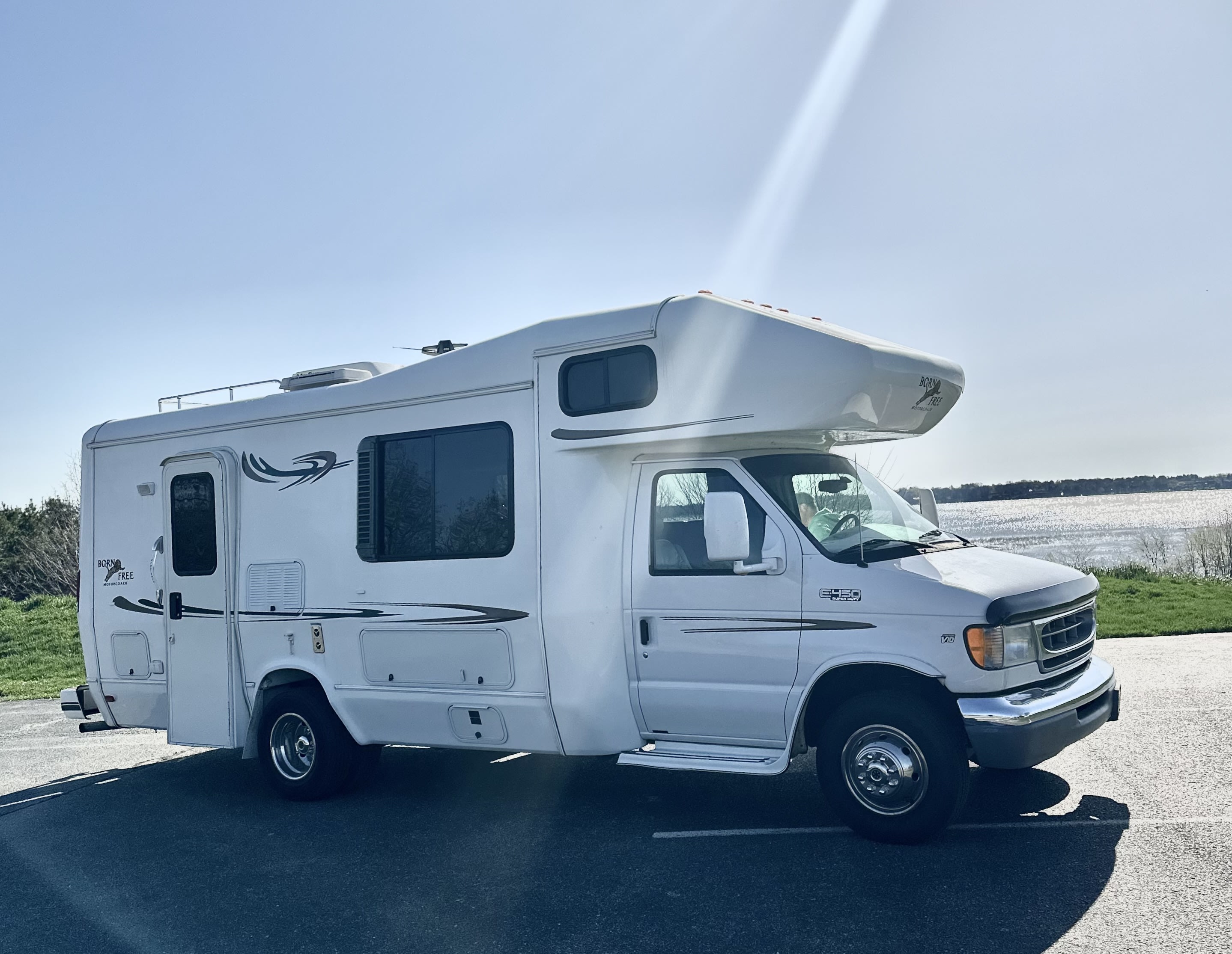 Easy to Drive 2002 Born Free Motorhome