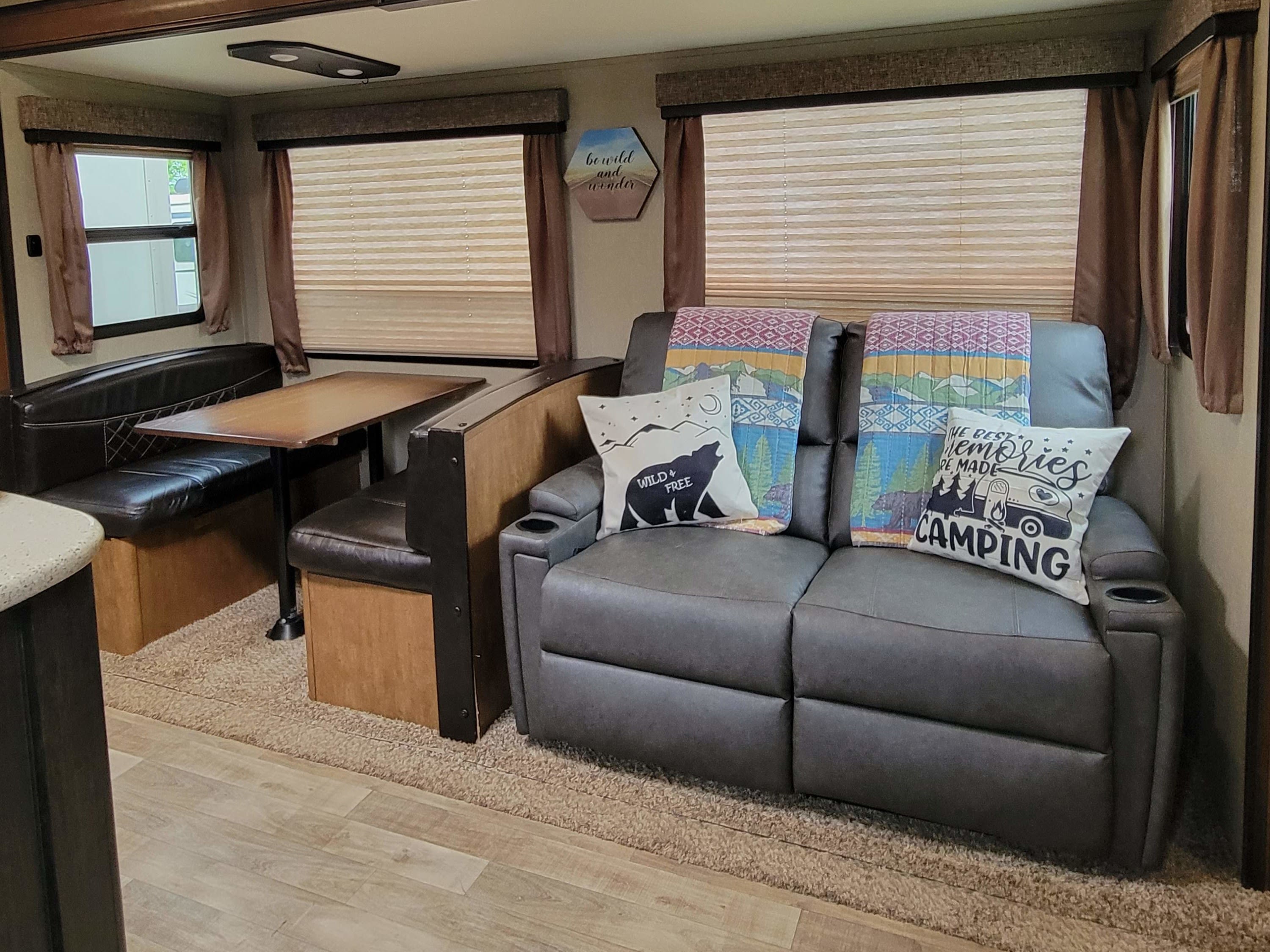 Travel trailer RV Rental 