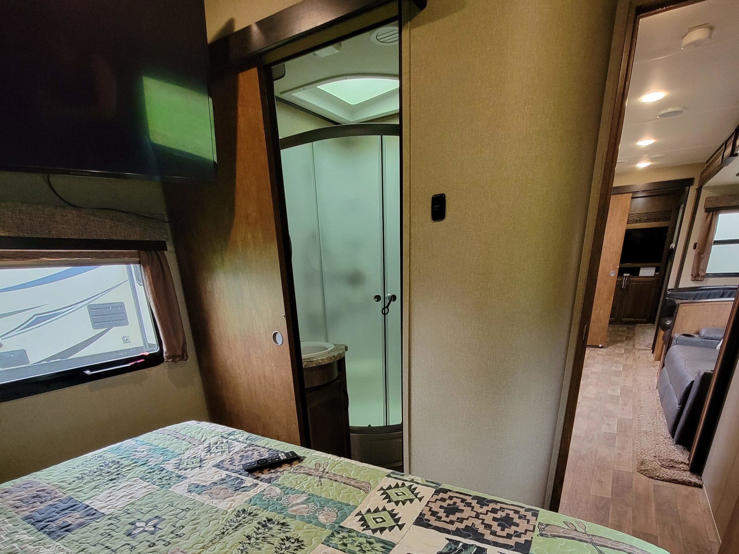 Travel trailer RV Rental 