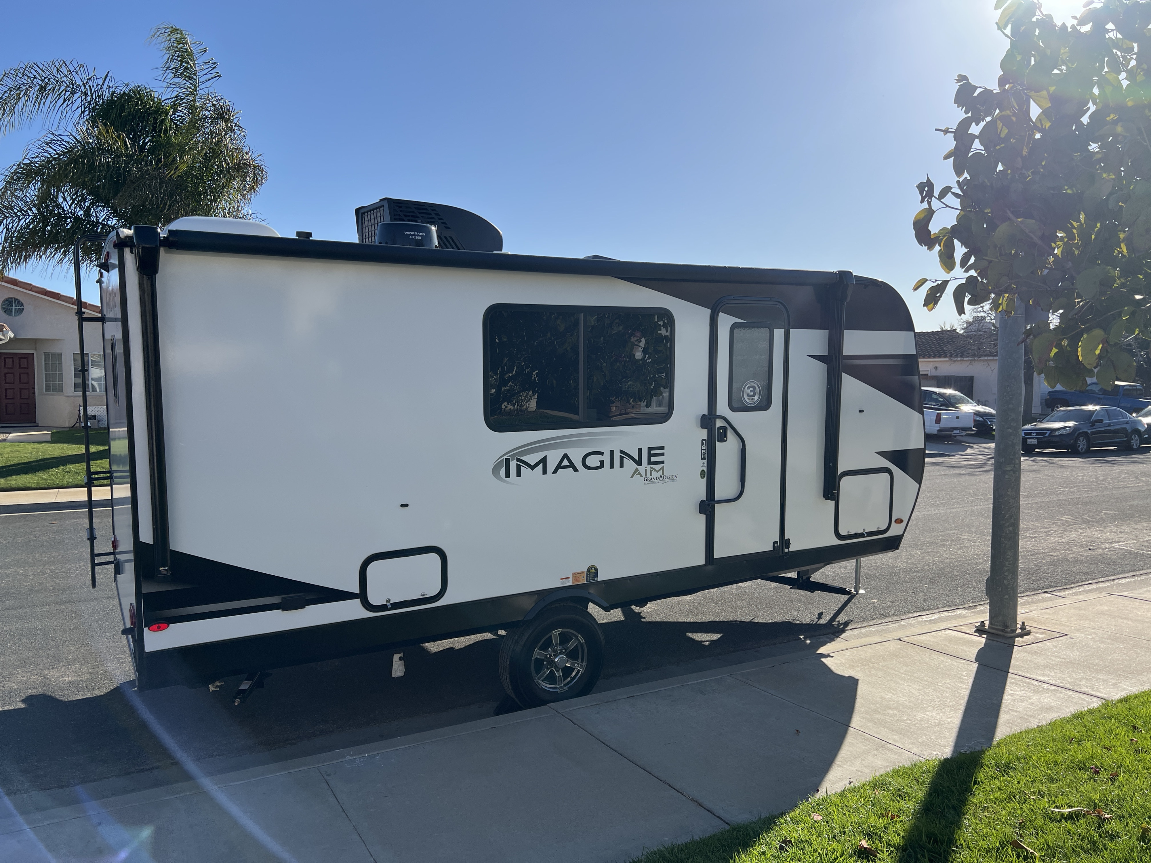 Grand Design- Kid/pet friendly RV/Dry camping