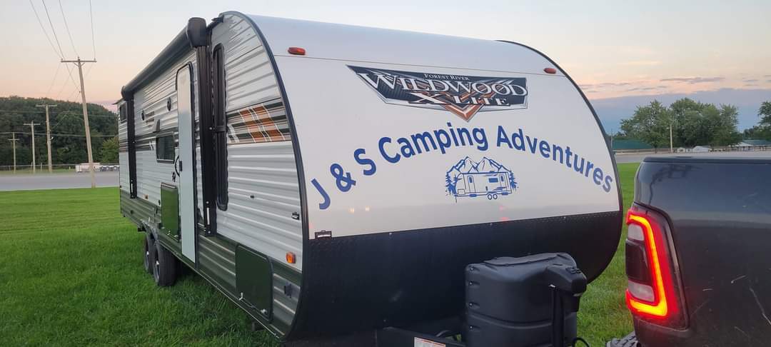 #1FULLY STOCKED '22 Forest River Wildwood X-Lite w/fireplace/outdoor kitch