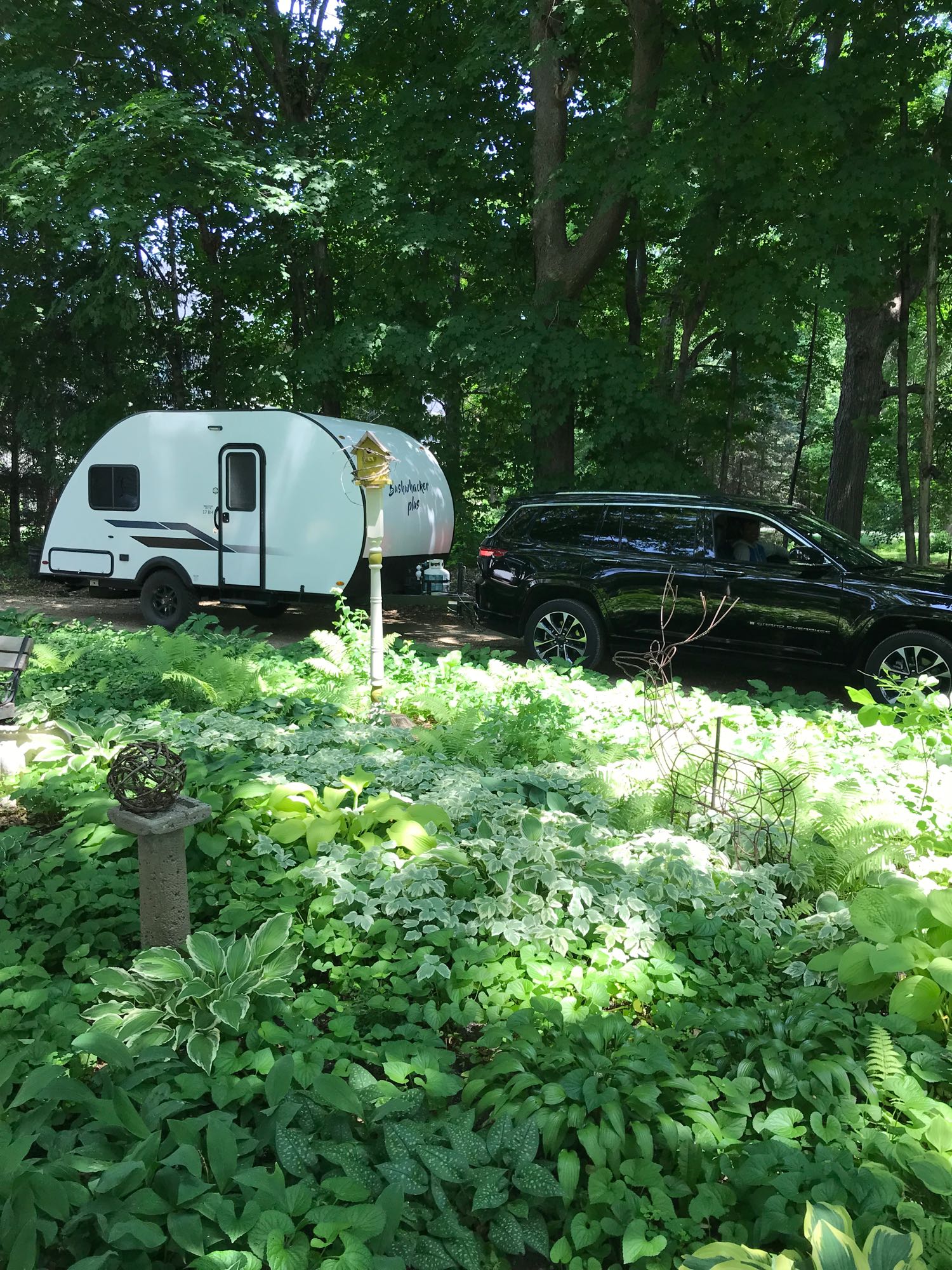 Braxton Creek Bushwhacker Bunkhouse - Wide Bunks + Queen