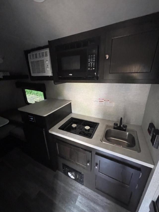 2021 Braxton Creek Bushwhacker Plus Travel trailer Rental in