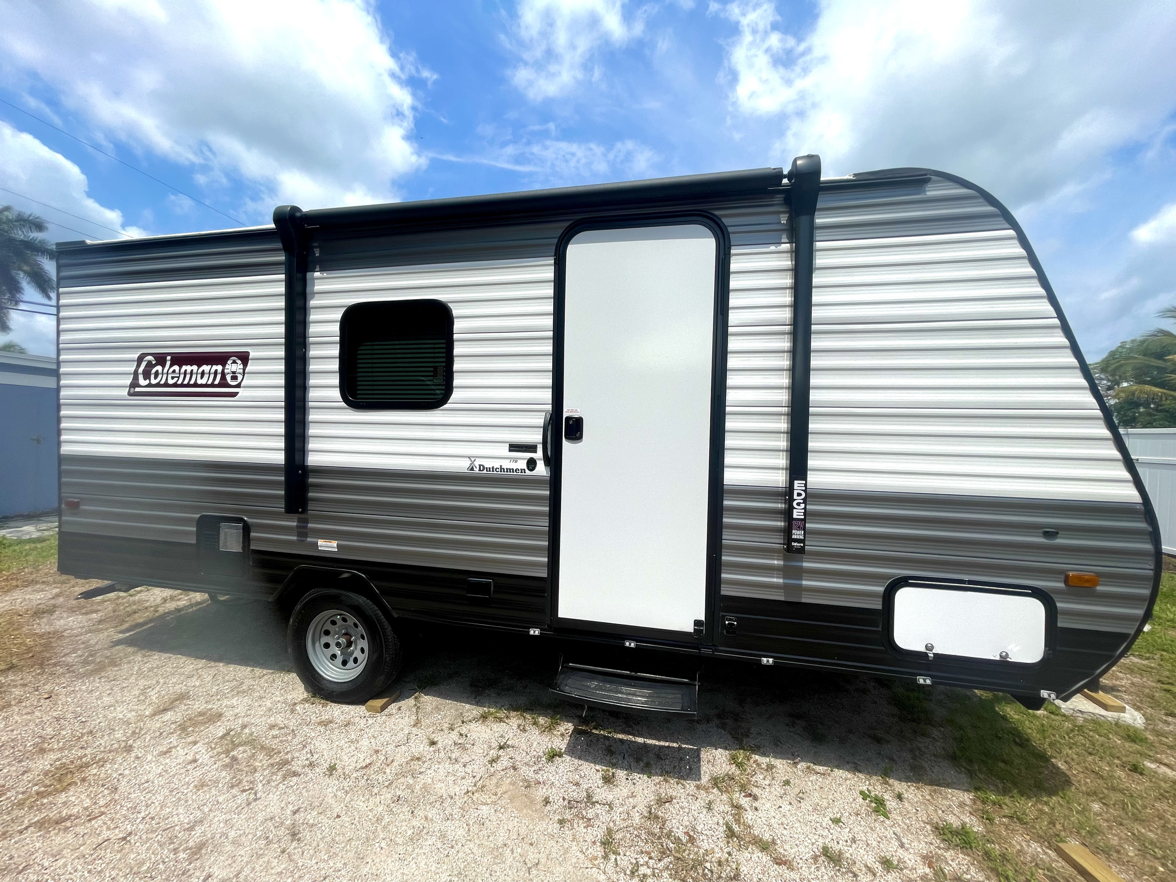 2023 Dutchmen Coleman Lantern LT