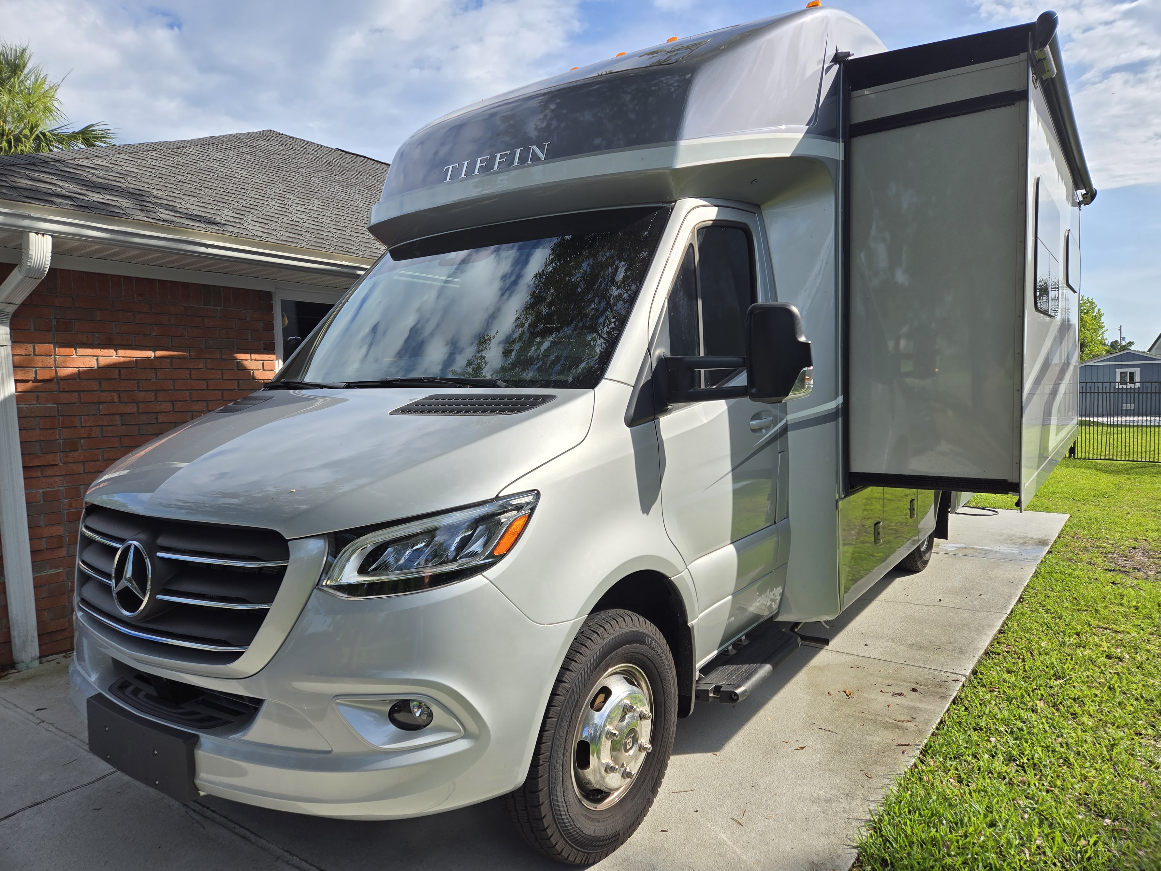 Condor 1 - 2024 Tiffin Wayfarer, 25 RW