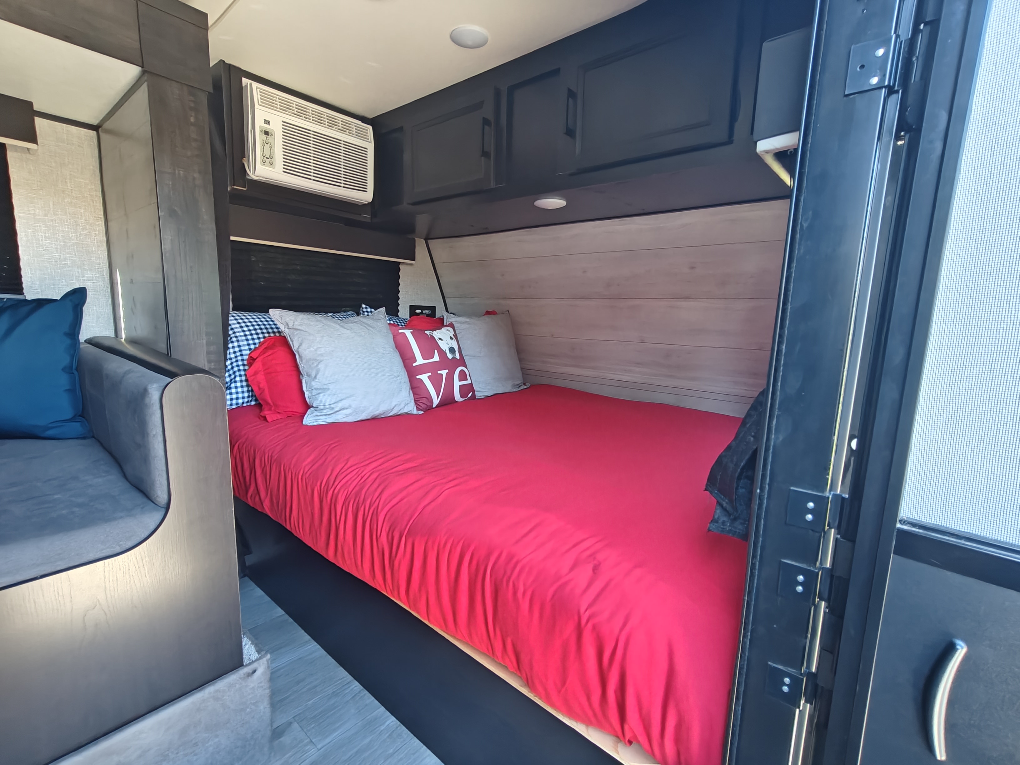 Travel trailer RV Rental 