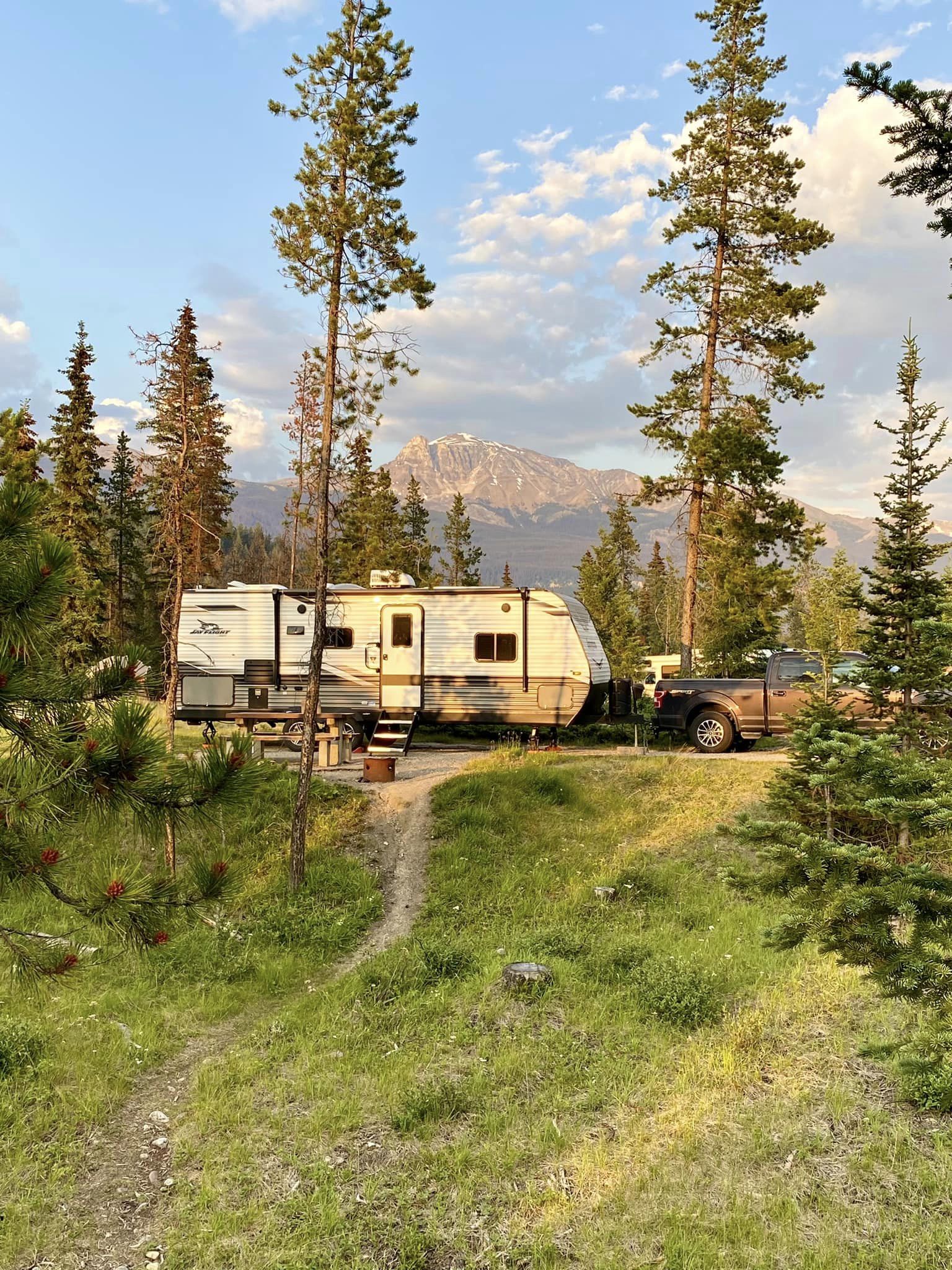 Camp-a-Lot Castle - 2022 Jayco Jay Flight 24RBS