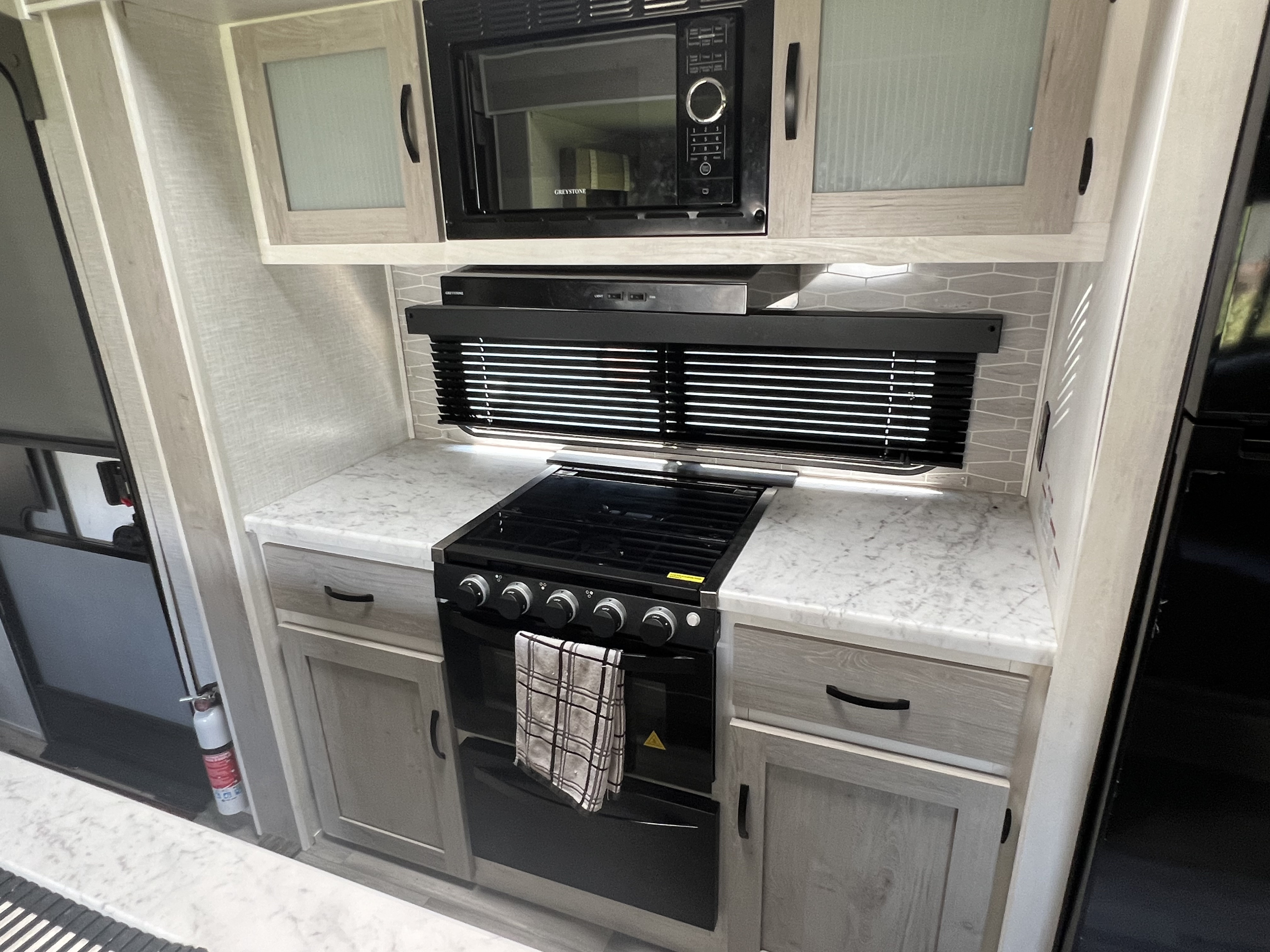 Fifth-wheel RV Rental 