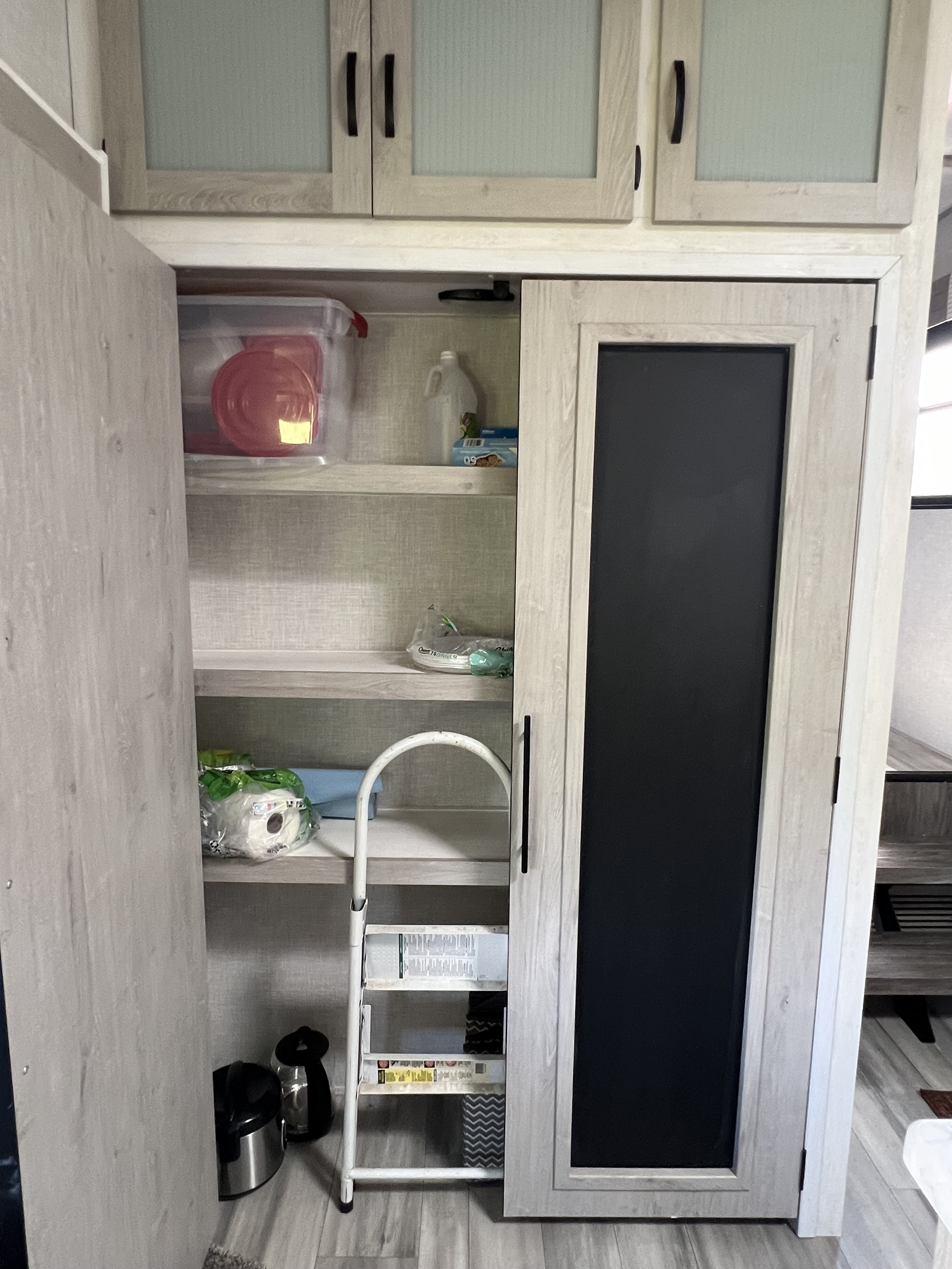 Fifth-wheel RV Rental 