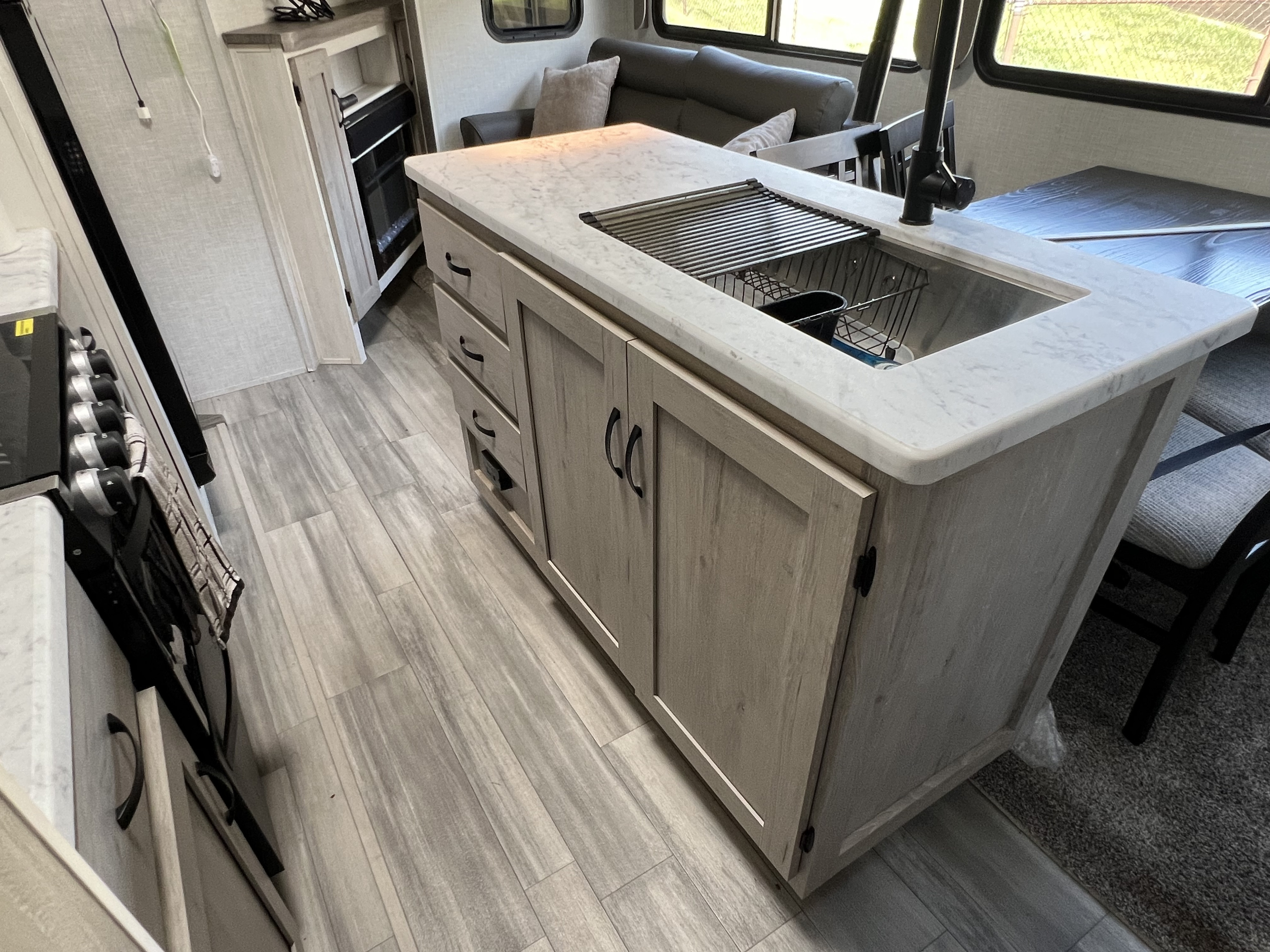 Fifth-wheel RV Rental 
