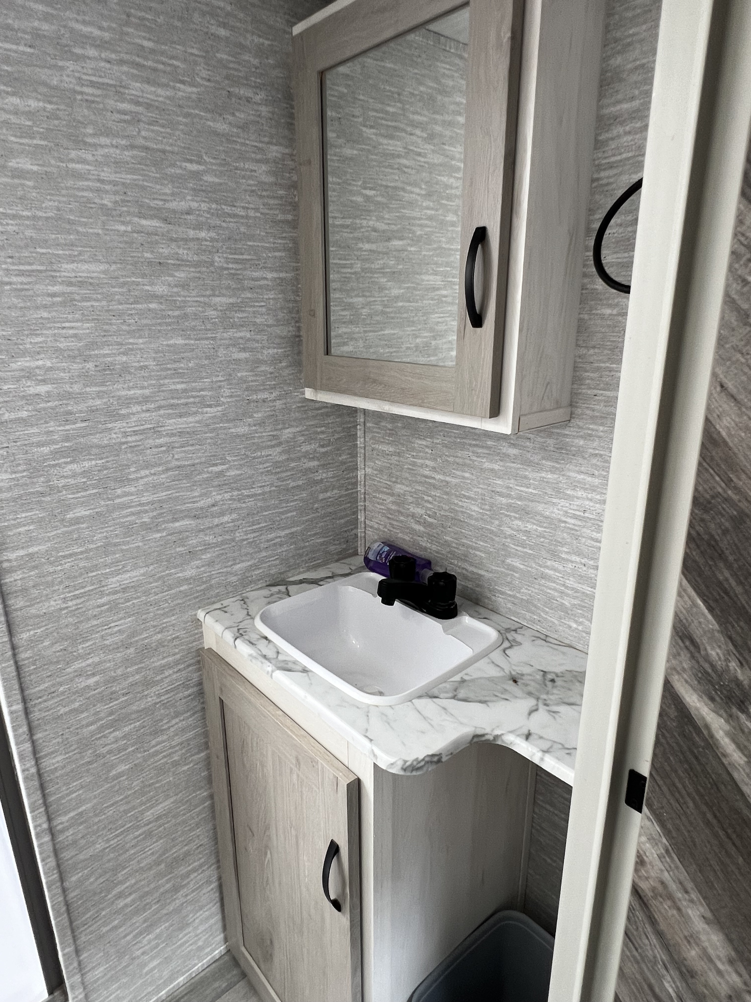 Fifth-wheel RV Rental 