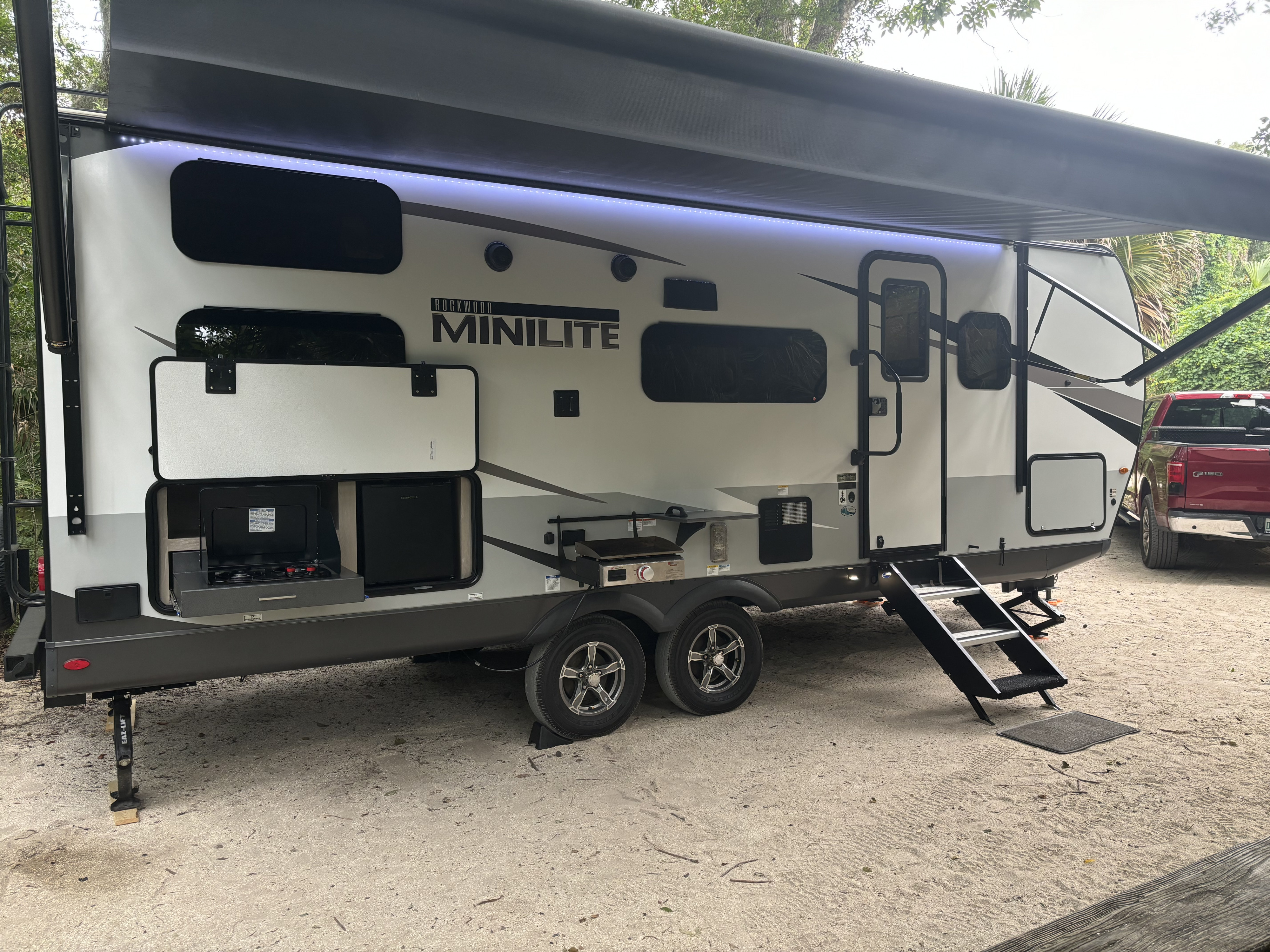 Barky's Rockwood Mini-Lite