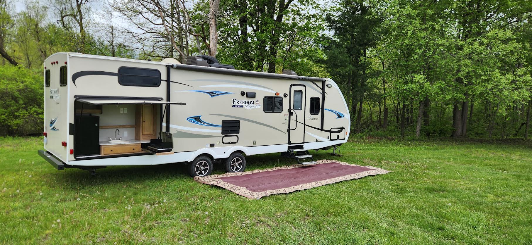 Coachmen Freedom Express RV